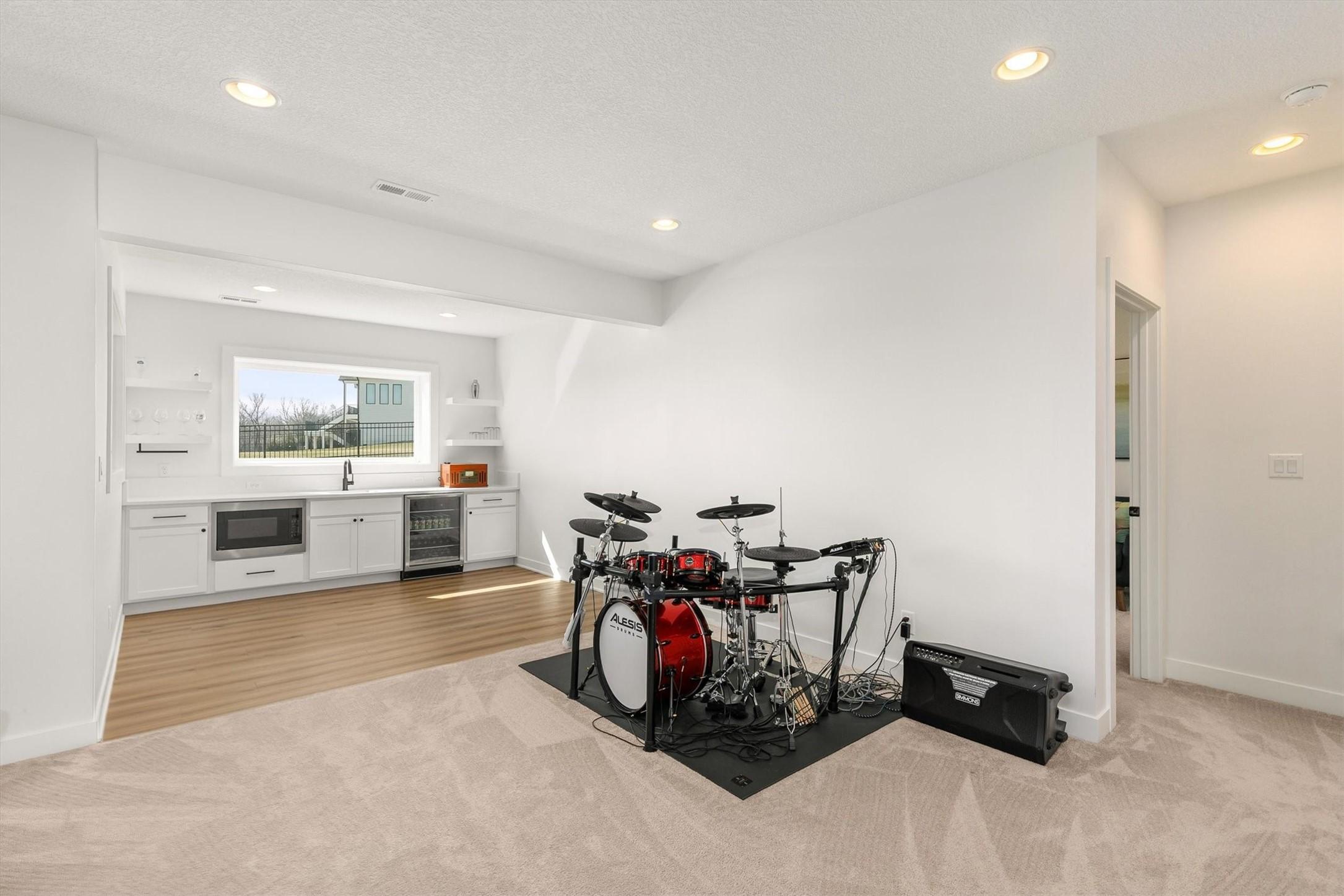 West Des Moines, Iowa, 50266, United States, 5 Bedrooms Bedrooms, ,5 BathroomsBathrooms,Residential,For Sale,2030247