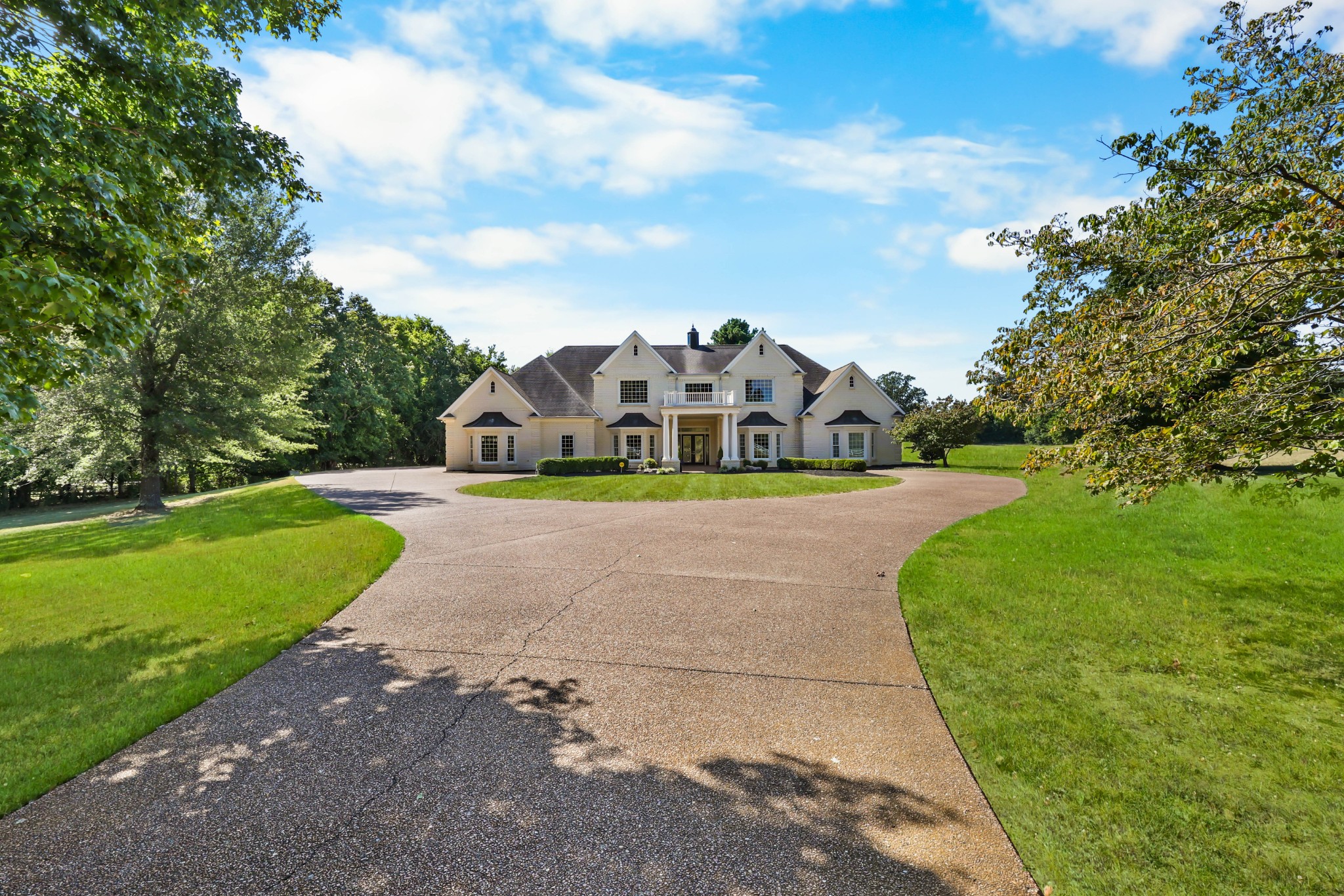 Clarksville, Tennessee, 37043, United States, 4 Bedrooms Bedrooms, ,4 BathroomsBathrooms,Residential,For Sale,1980790