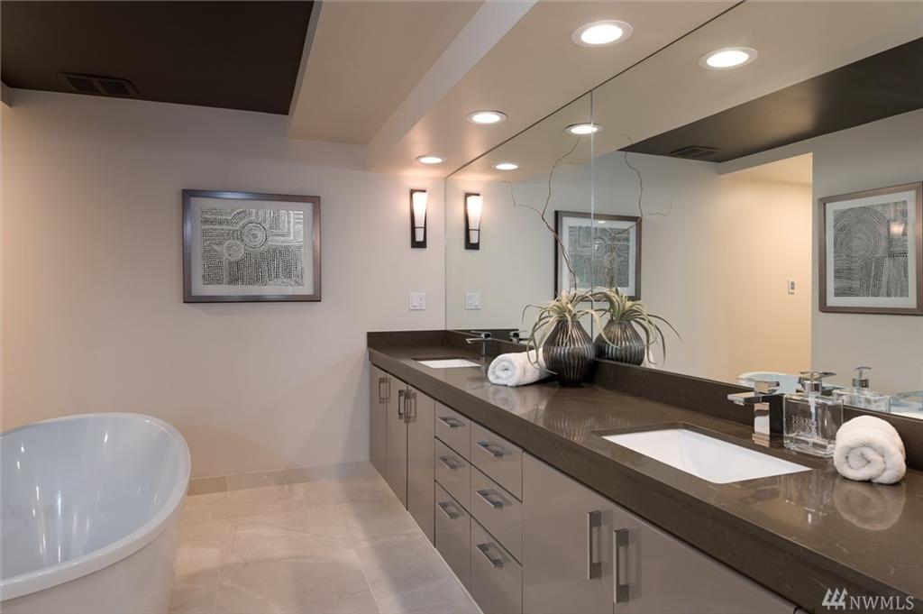 1956 Harvard Ave E 204, Seattle, Washington, 98102, United States, 2 Bedrooms Bedrooms, ,2 BathroomsBathrooms,Residential,For Sale,1956 Harvard Ave E 204,1446429