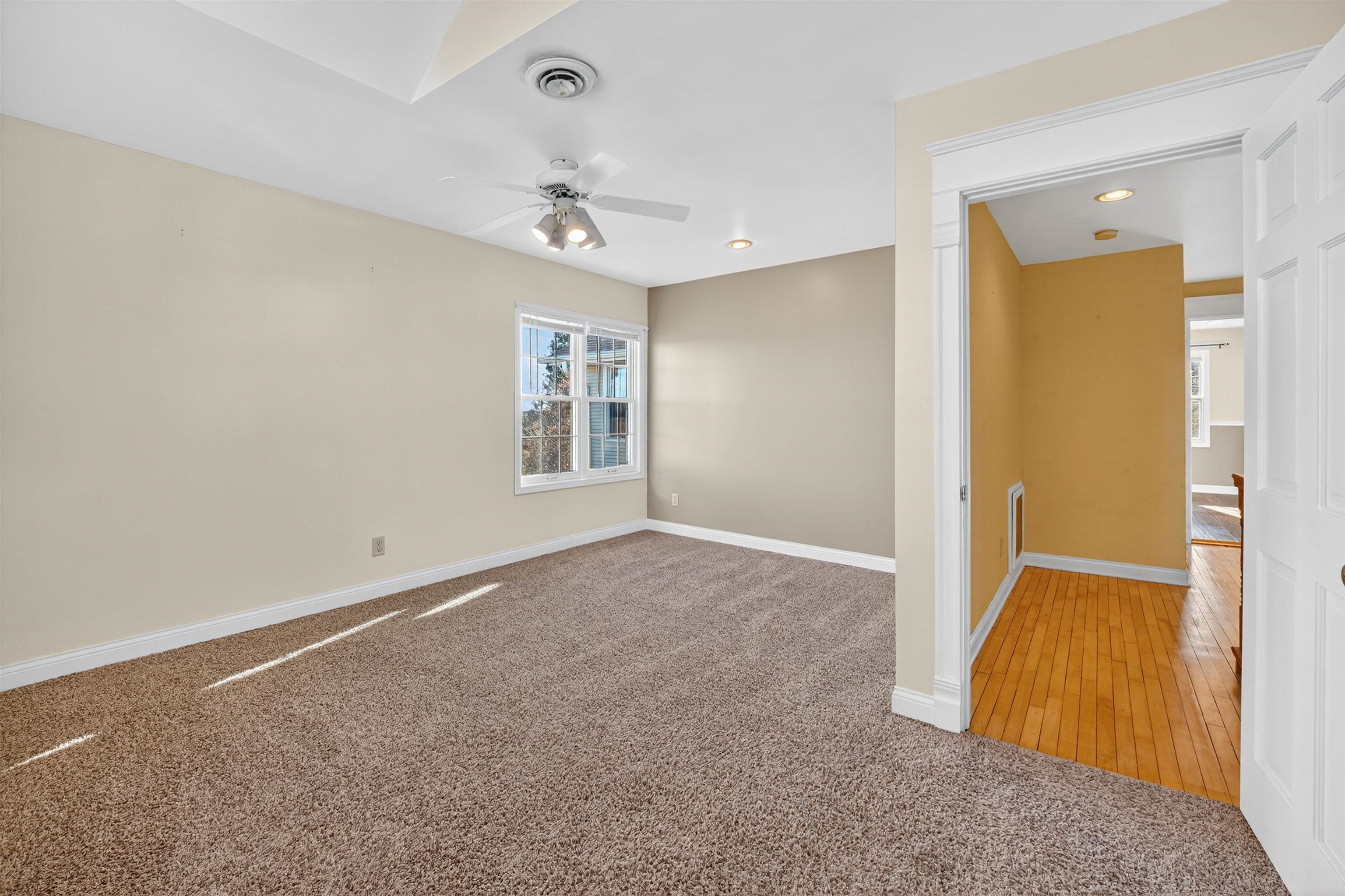 NEW HOLSTEIN, Wisconsin, 53061, United States, 3 Bedrooms Bedrooms, ,2 BathroomsBathrooms,Residential,For Sale,1995777