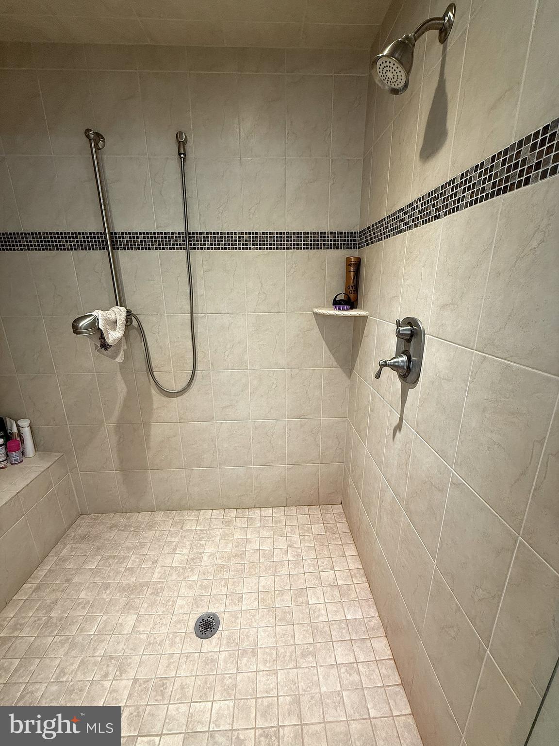 Waldorf, Maryland, 20603, United States, 5 Bedrooms Bedrooms, ,4 BathroomsBathrooms,Residential,For Sale,1976975