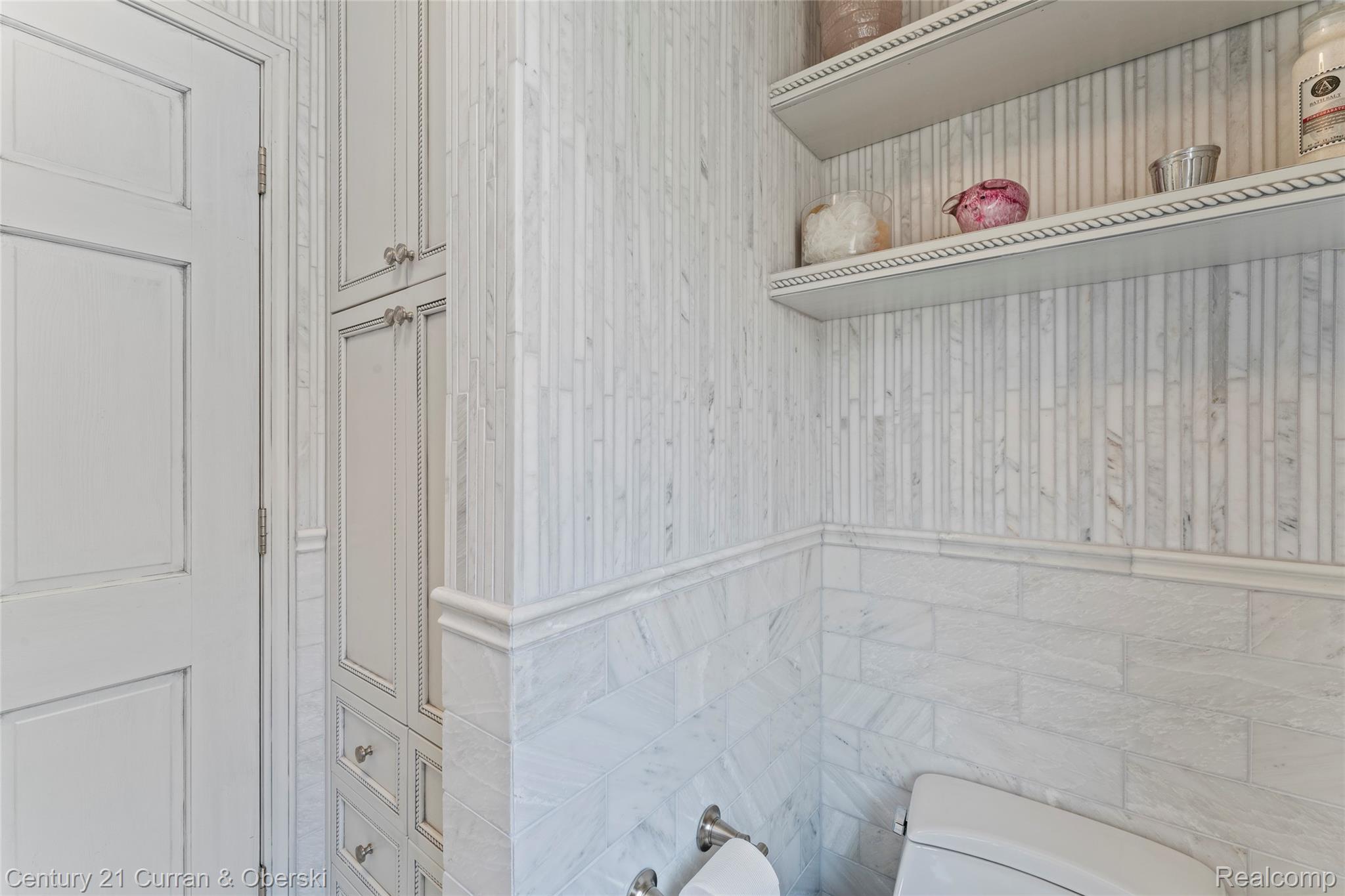 Commerce Charter Township, Michigan, 48382, United States, 4 Bedrooms Bedrooms, ,5 BathroomsBathrooms,Residential,For Sale,1974674