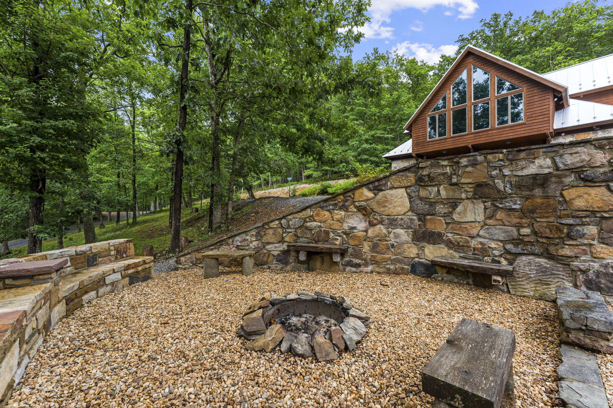  310 Red Gate Retreat Way, Berkeley Springs, WV 25411 - 物件實景
