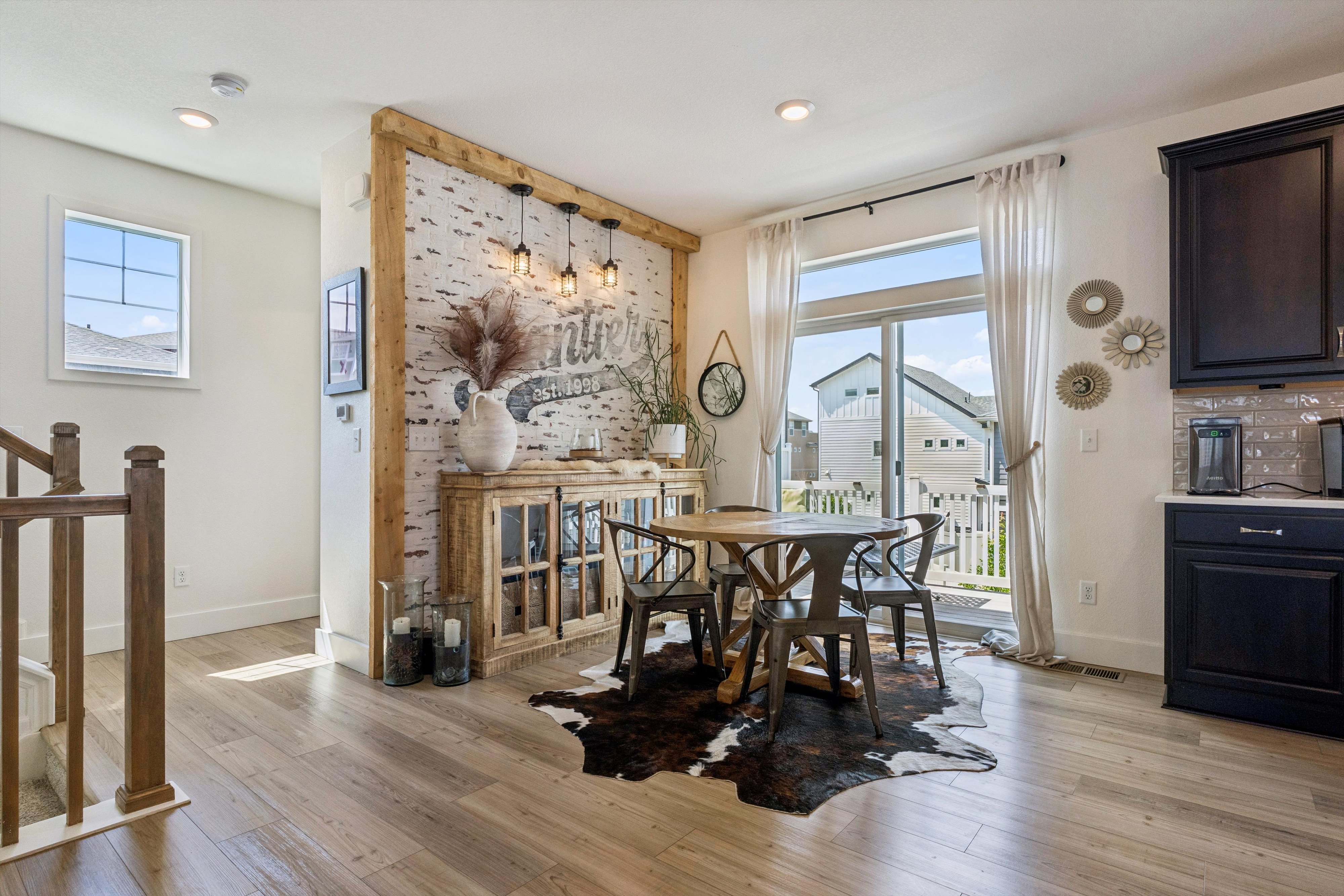  Highly Sought-after Volante Model Carriage House in Erie Highlands - 物件實景