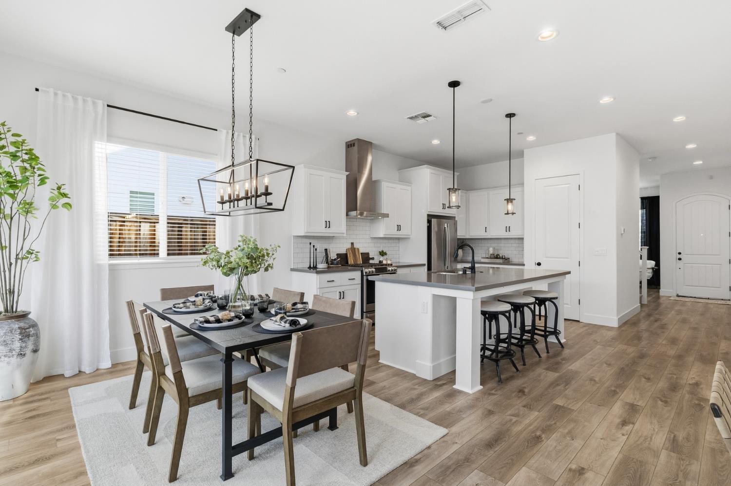 Sacramento, California, 95818, United States, 3 Bedrooms Bedrooms, ,3 BathroomsBathrooms,Residential,For Sale,1993091