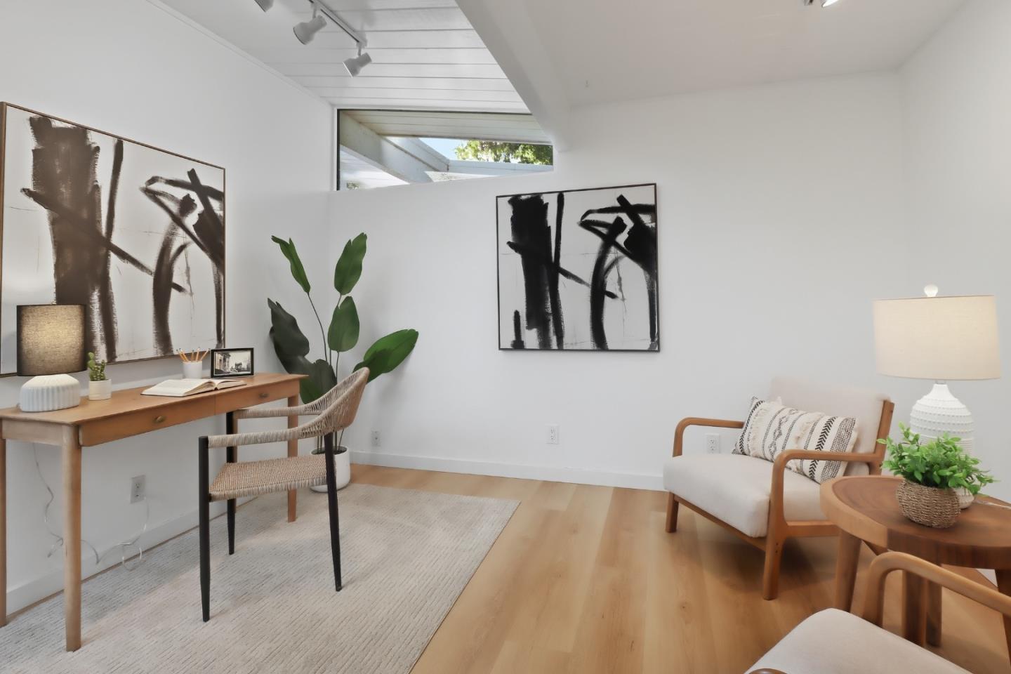 Cupertino, California, 95014, United States, 4 Bedrooms Bedrooms, ,2 BathroomsBathrooms,Residential,For Sale,1986289