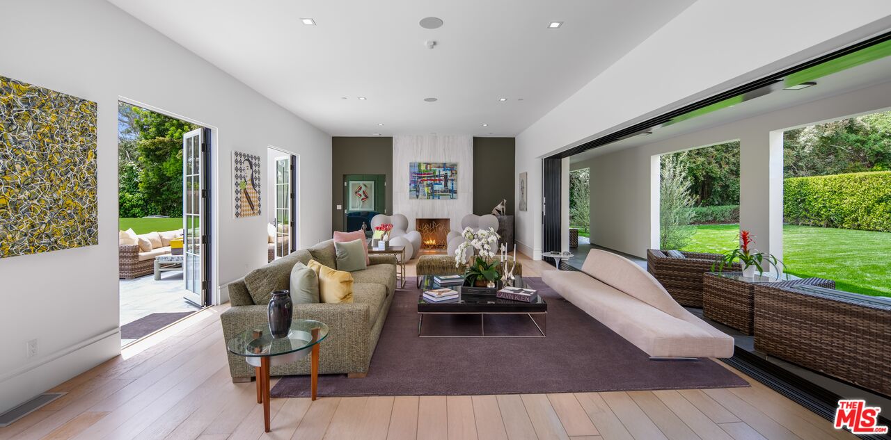Los Angeles, California, 90077, United States, 5 Bedrooms Bedrooms, ,7 BathroomsBathrooms,Residential,For Sale,1768460