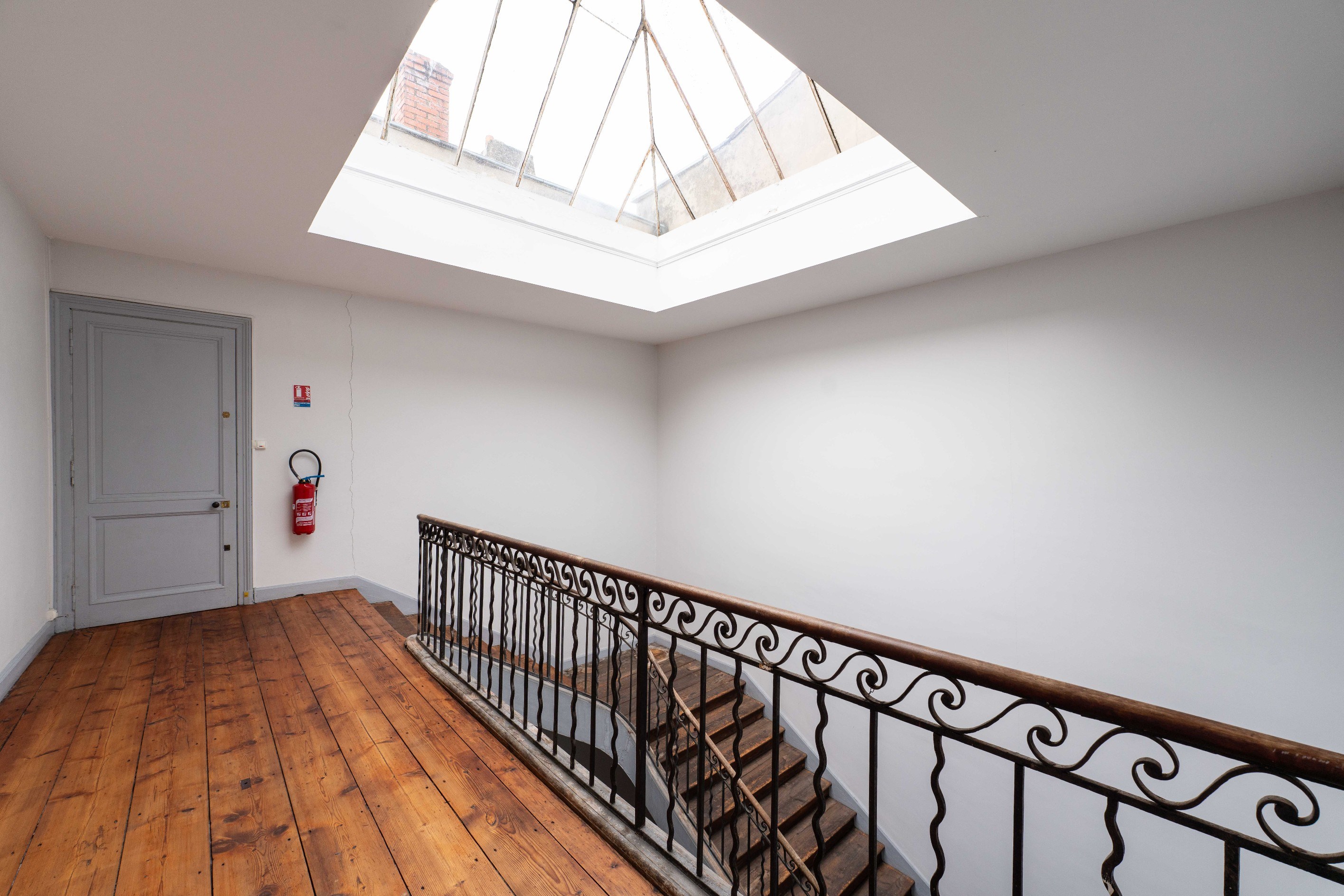  Charming Renovated Apartment with Period Features – City Center - 物件實景
