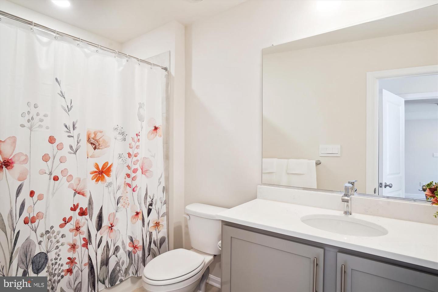 Frederick, Maryland, 21701, United States, 3 Bedrooms Bedrooms, ,4 BathroomsBathrooms,Residential,For Sale,1920033