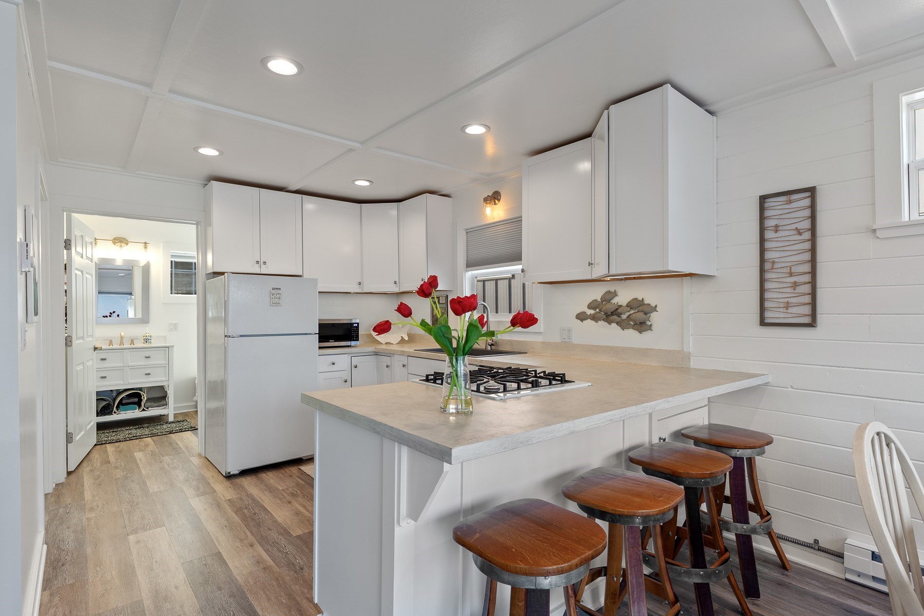  Updated Float Home in Bayview - 物件實景