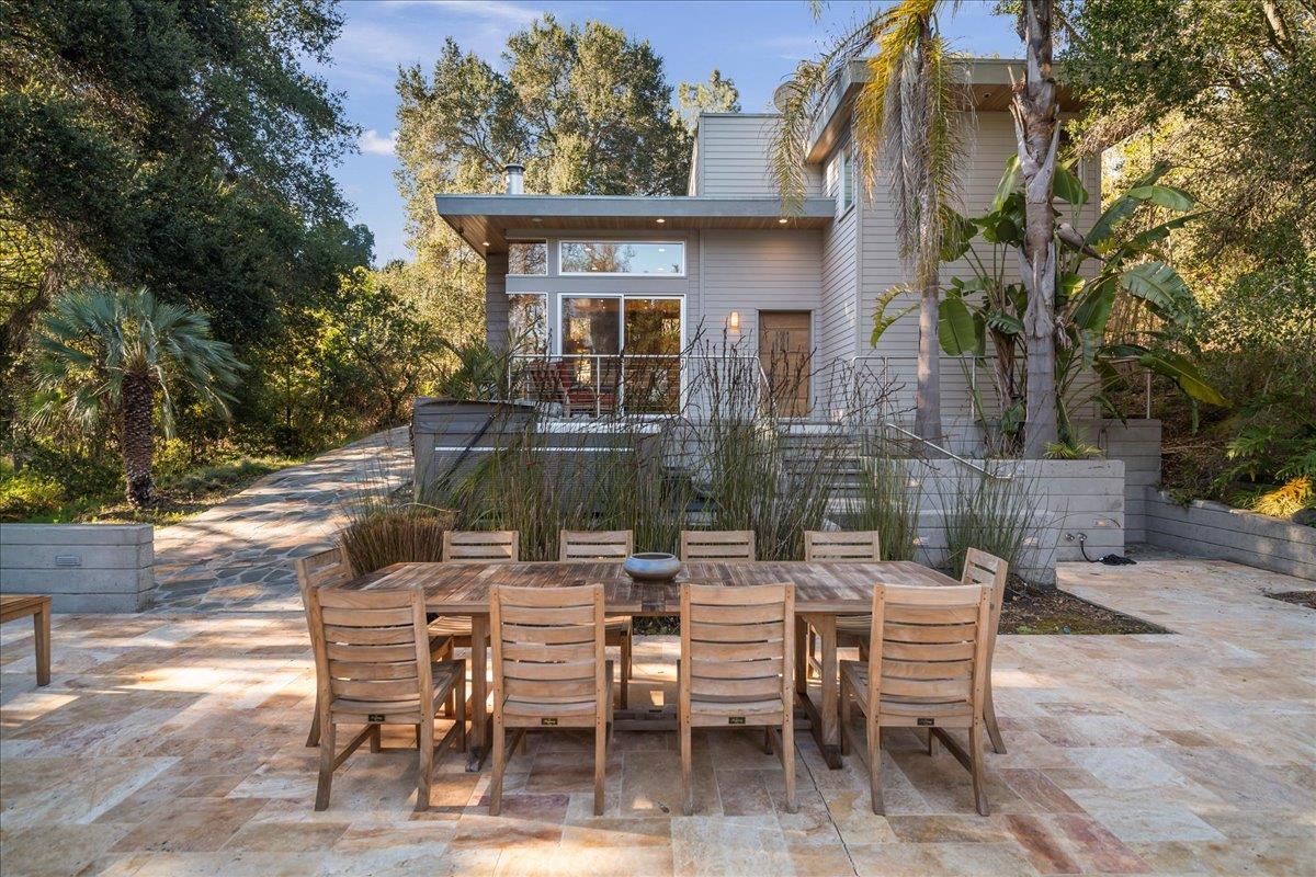 Los Altos Hills, California, 94022, United States, 5 Bedrooms Bedrooms, ,5 BathroomsBathrooms,Residential,For Sale,1907317