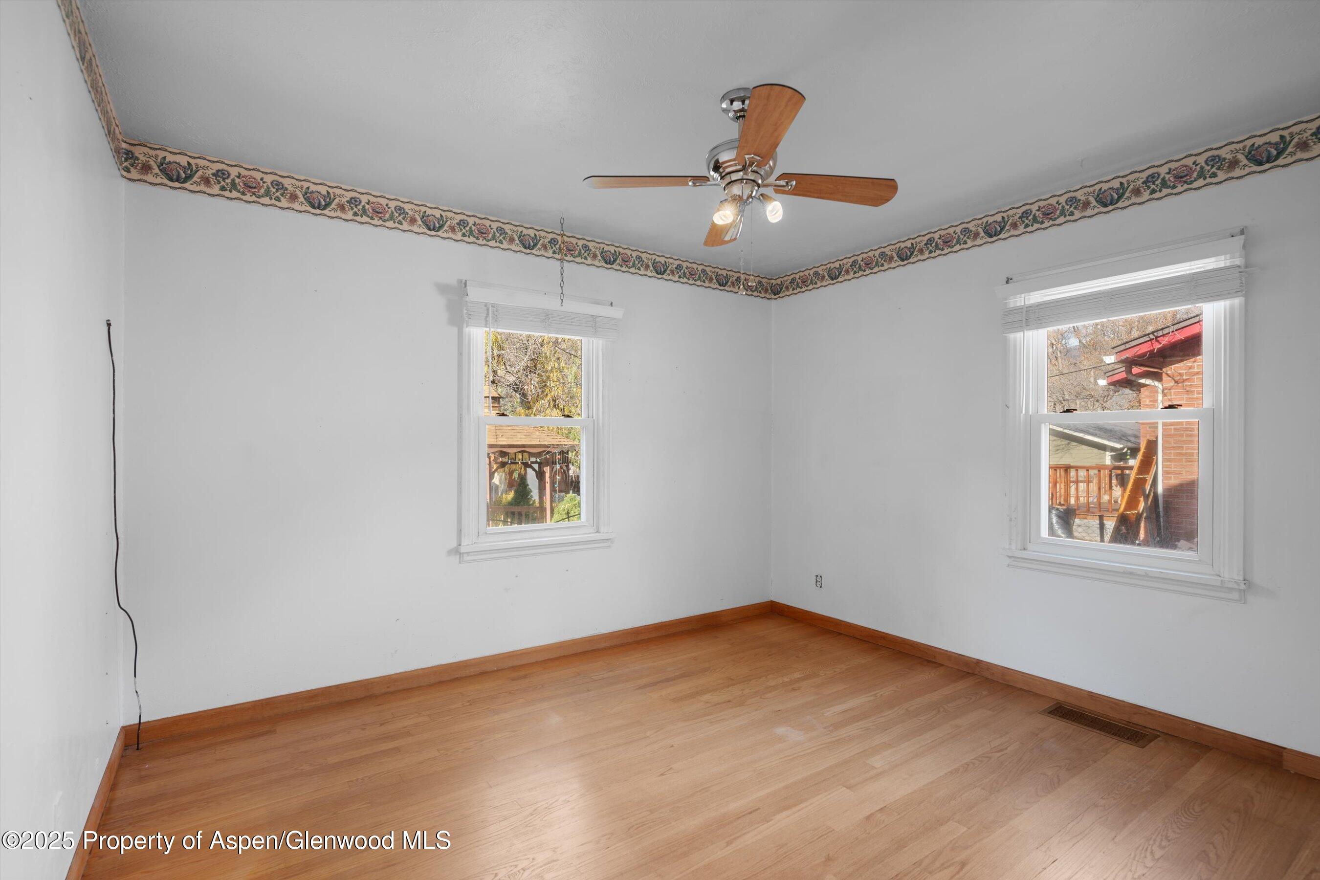 Glenwood Springs, Colorado, 81601, United States, 4 Bedrooms Bedrooms, ,2 BathroomsBathrooms,Residential,For Sale,1997060