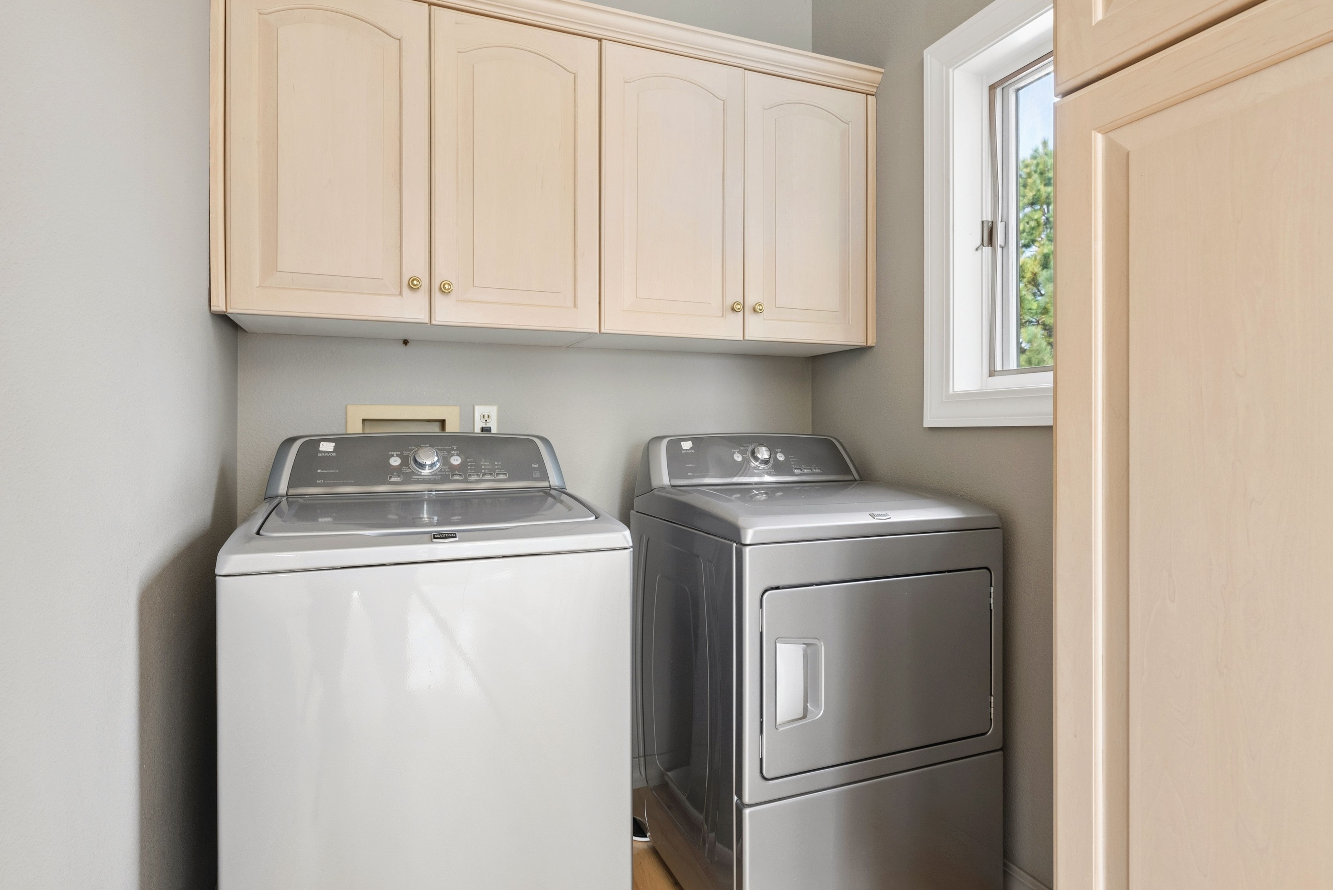  Bright & Spacious Ranch Home with Scenic Views - 物件實景