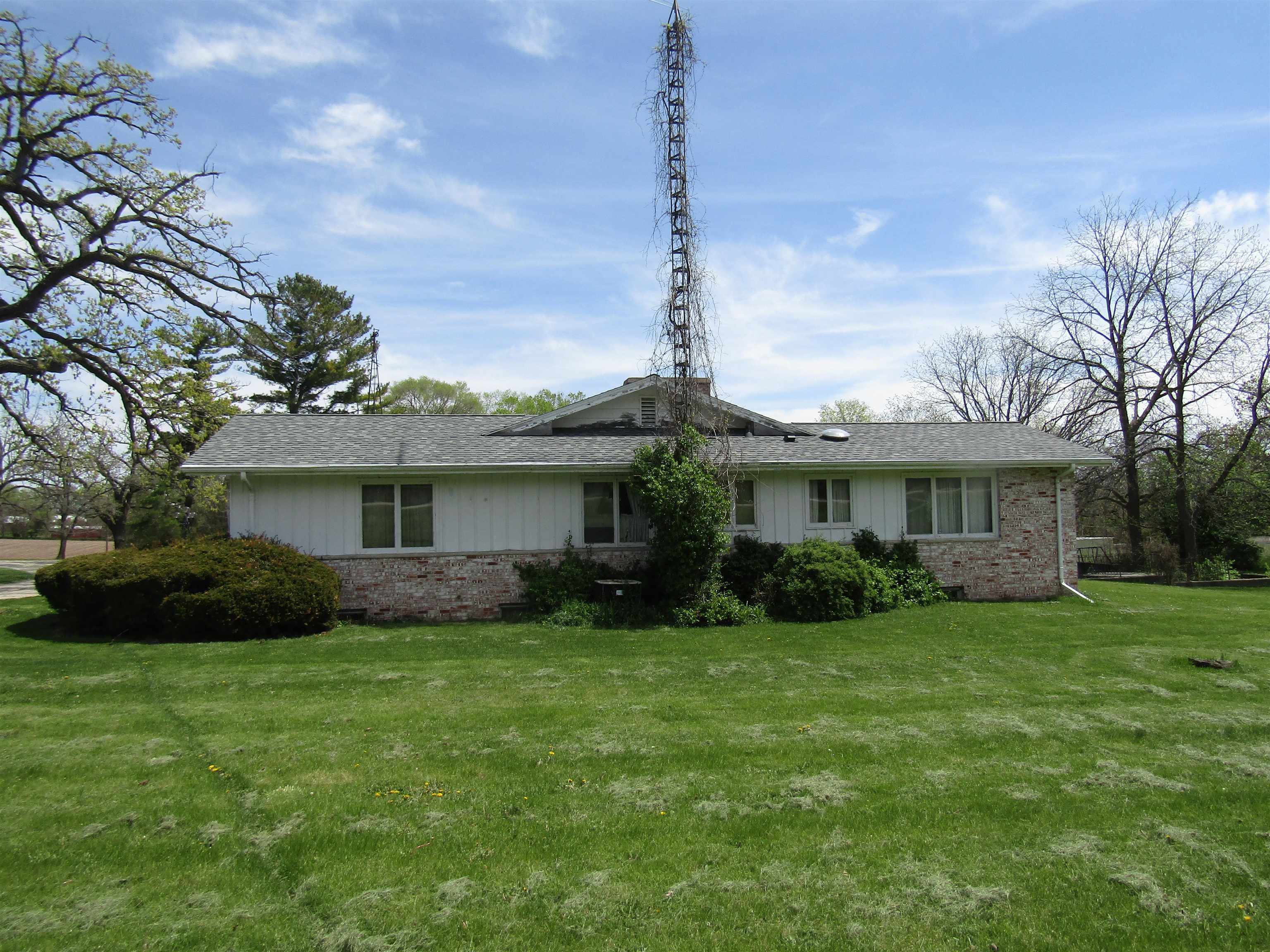 Beloit, Wisconsin, 53511, United States, 6 Bedrooms Bedrooms, ,5 BathroomsBathrooms,Residential,For Sale,1923330