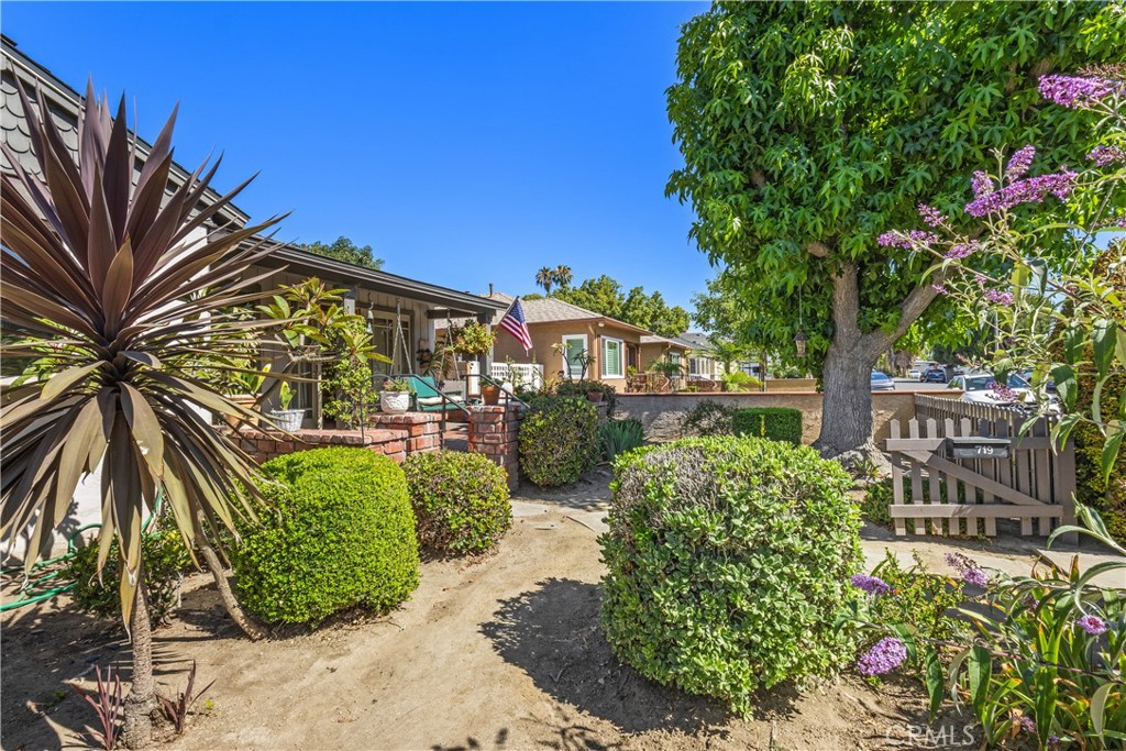 Anaheim, California, 92802, United States, 2 Bedrooms Bedrooms, ,2 BathroomsBathrooms,Residential,For Sale,1892666