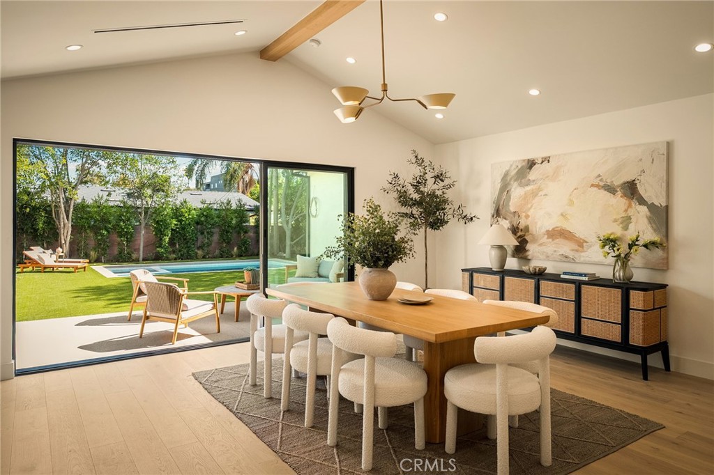 Valley Village, California, 91607, United States, 3 Bedrooms Bedrooms, ,3 BathroomsBathrooms,Residential,For Sale,2002294