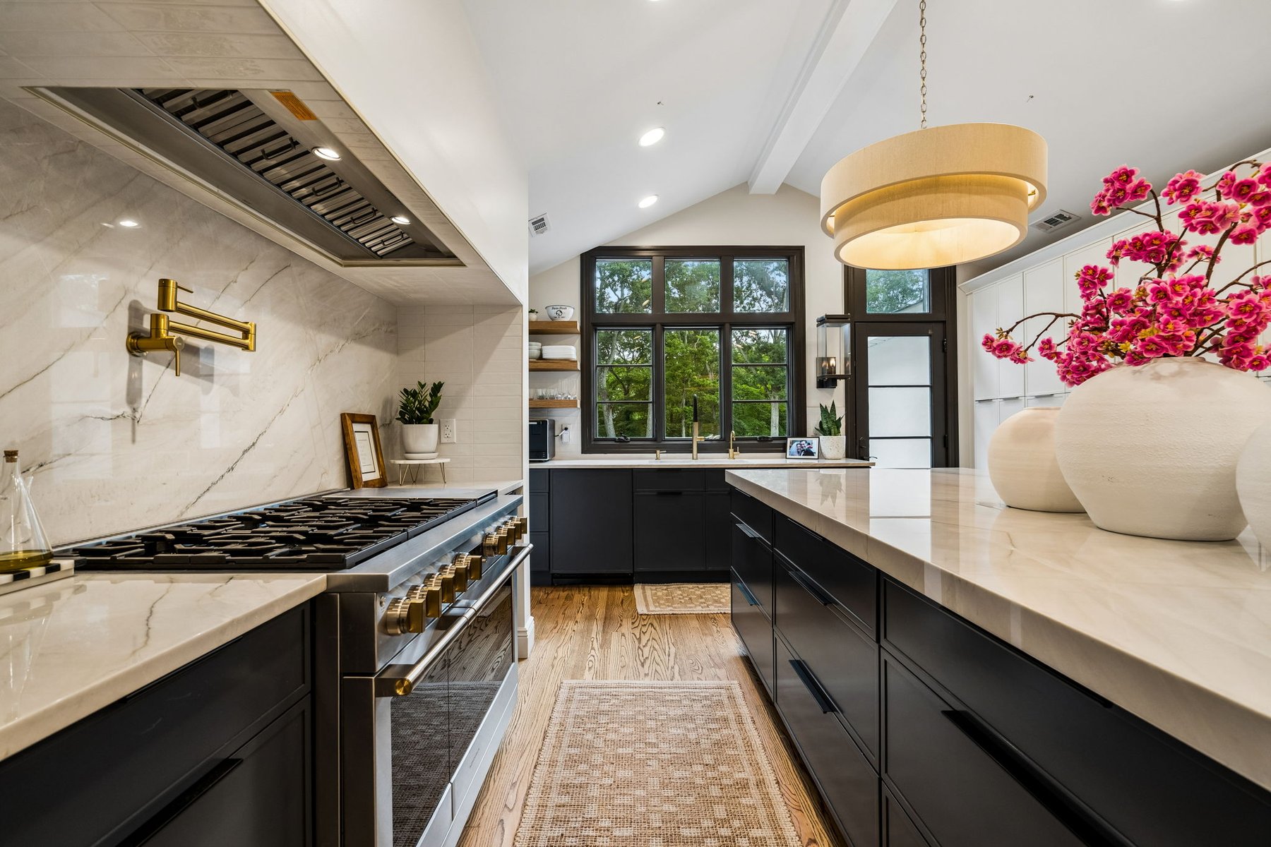  Two Beautiful Residences on One Remarkable Property with Panoramic Vistas - 物件實景