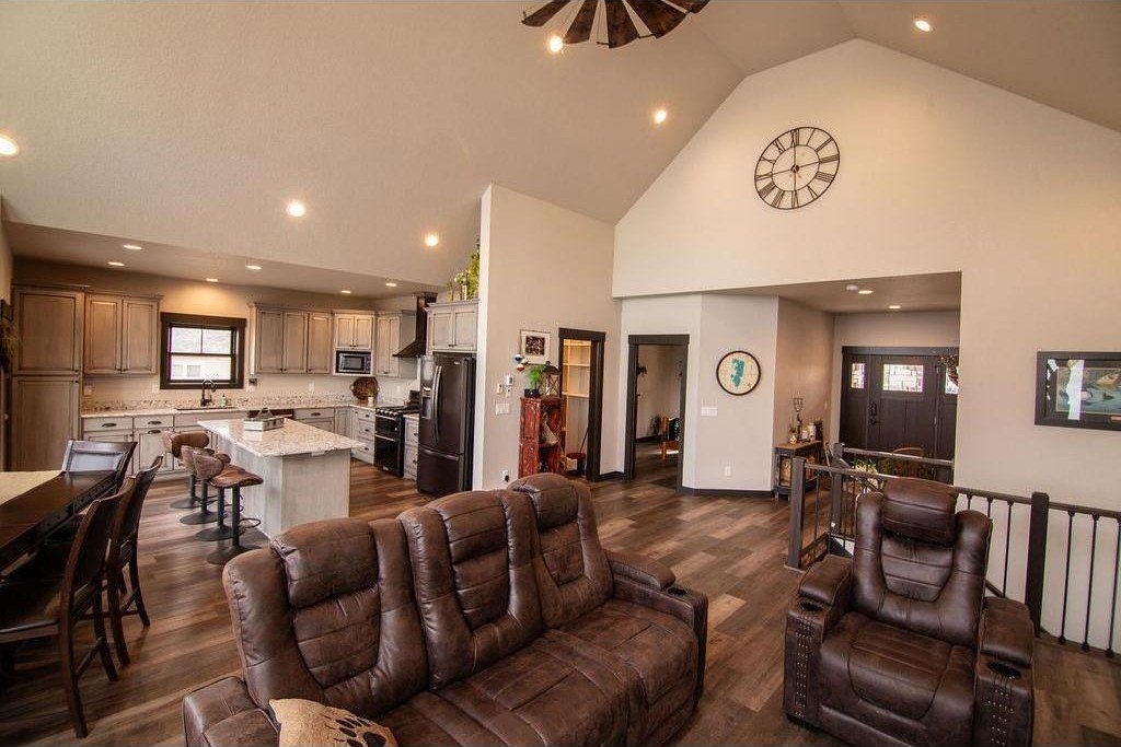Alexandria, Minnesota, 56308, United States, 4 Bedrooms Bedrooms, ,4 BathroomsBathrooms,Residential,For Sale,2039906