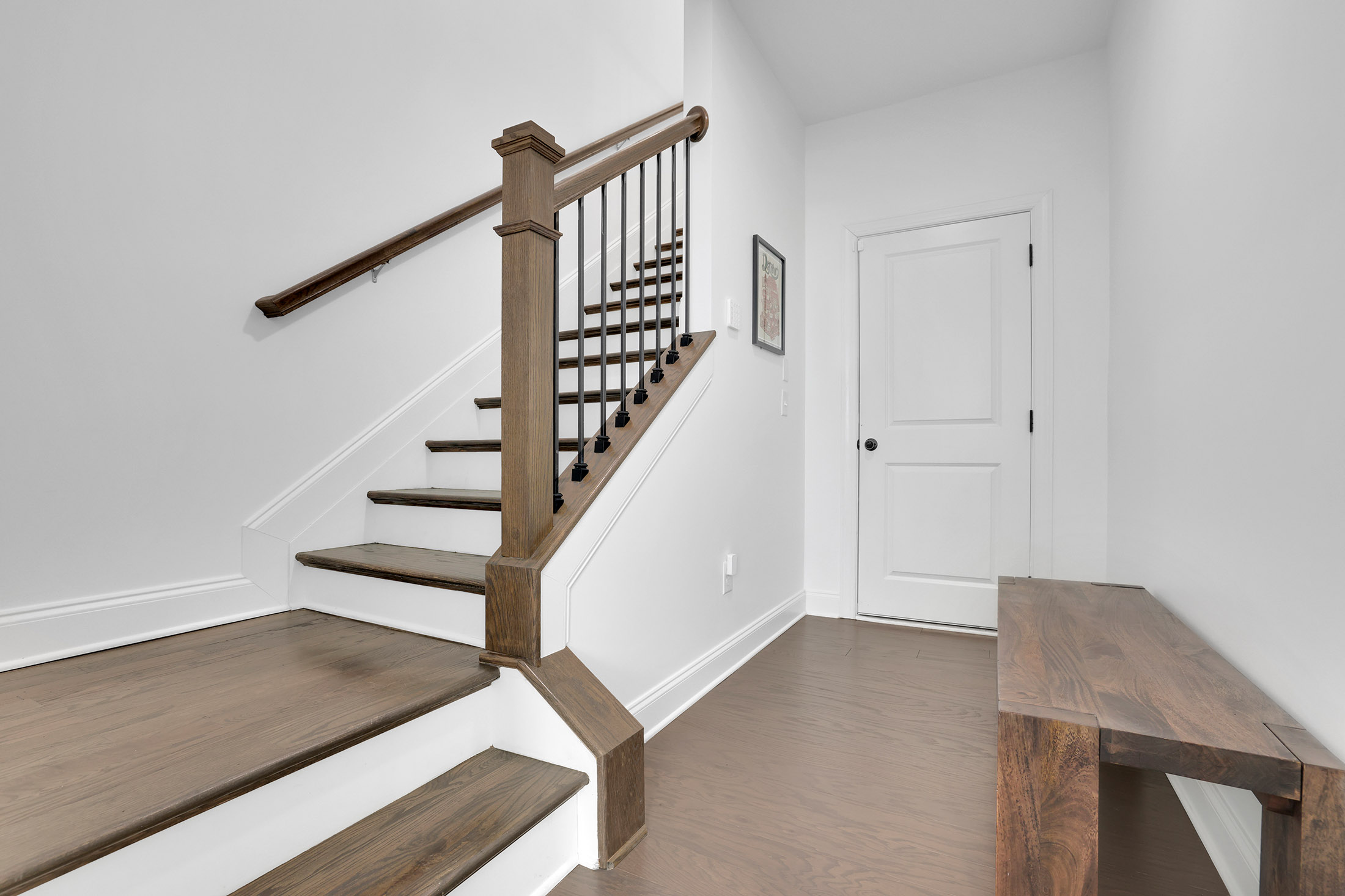  Thoughtfully Designed Townhome in Gated Enclave - 物件實景