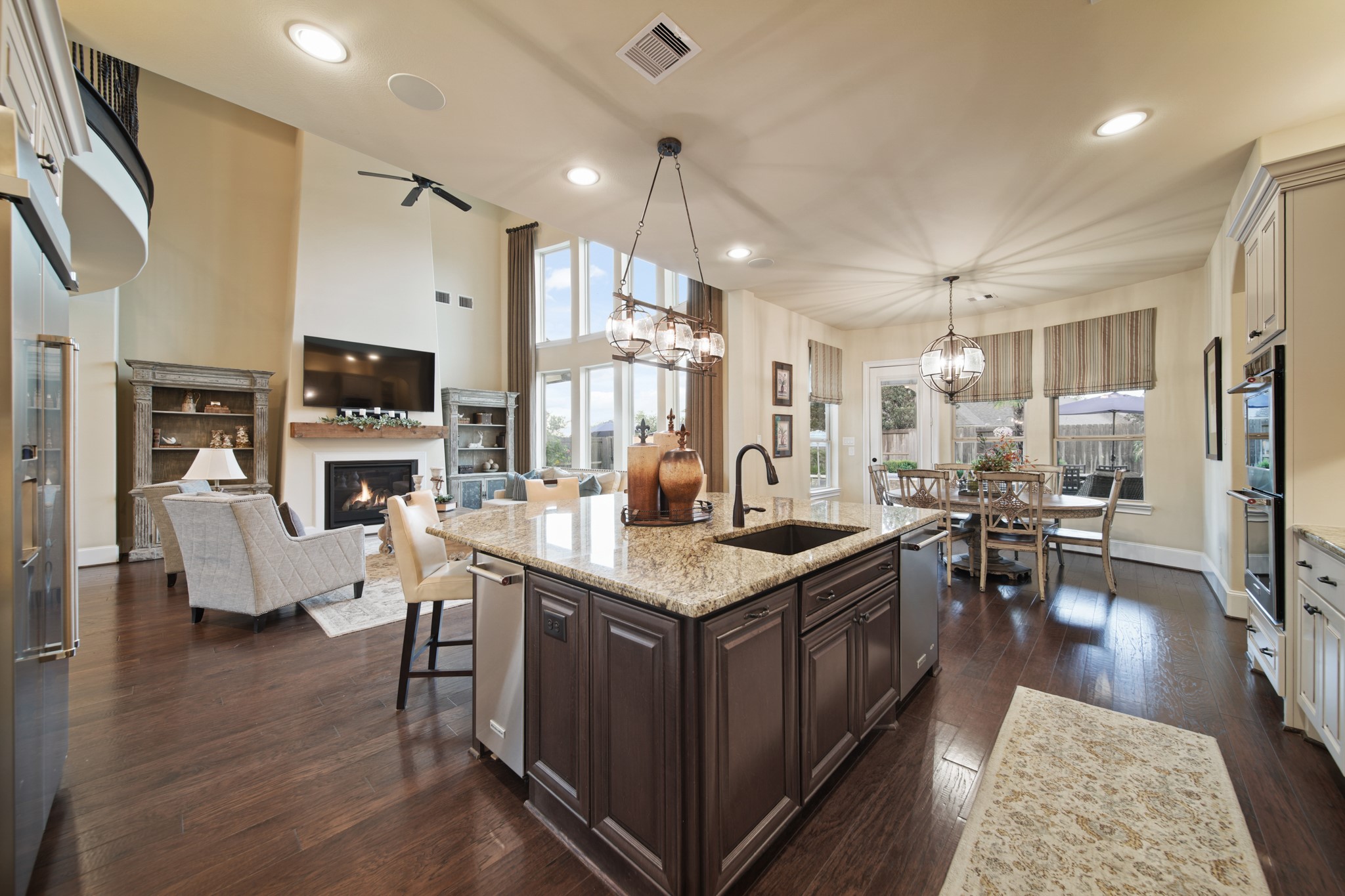 Friendswood, Texas, 77546, United States, 5 Bedrooms Bedrooms, ,6 BathroomsBathrooms,Residential,For Sale,1989691