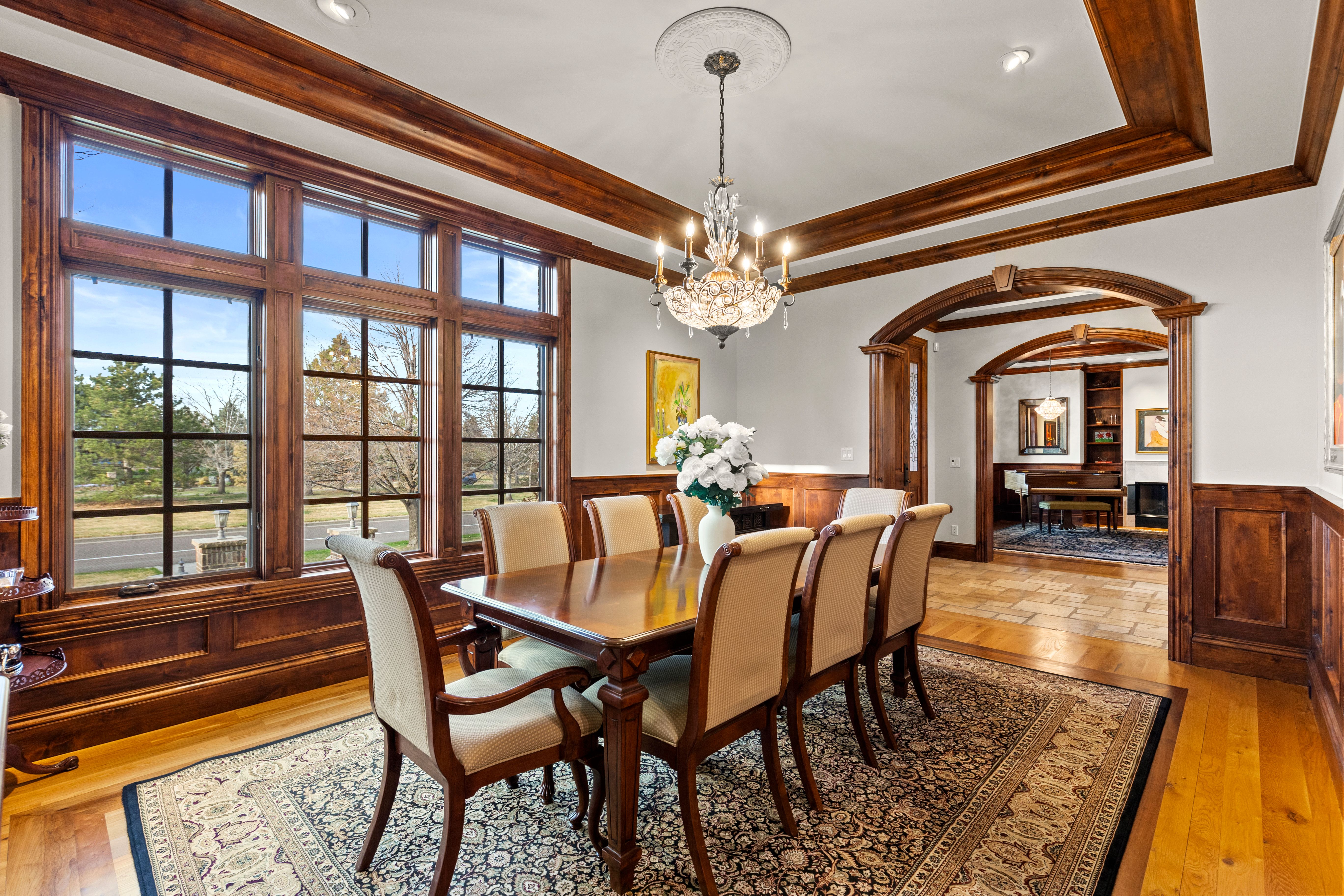  LUXURY LIVING IN LOWRY TIMELESS ENGLISH TUDOR EXPANSIVE LOT ON 6TH AVENUE PKWY - 物件實景