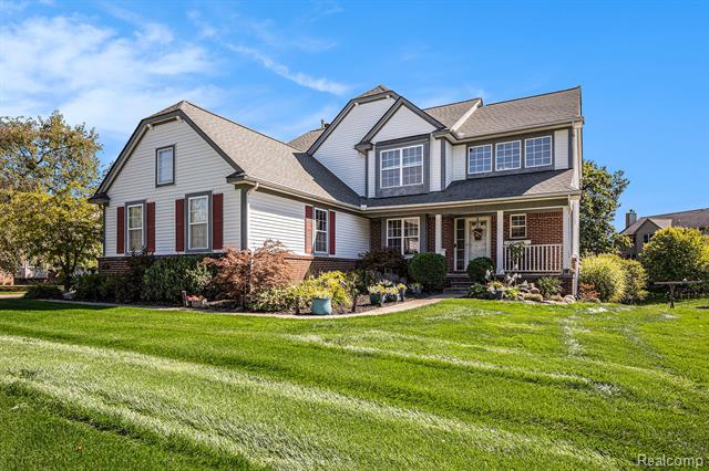 Wixom, Michigan, 48393, United States, 5 Bedrooms Bedrooms, ,4 BathroomsBathrooms,Residential,For Sale,1930783