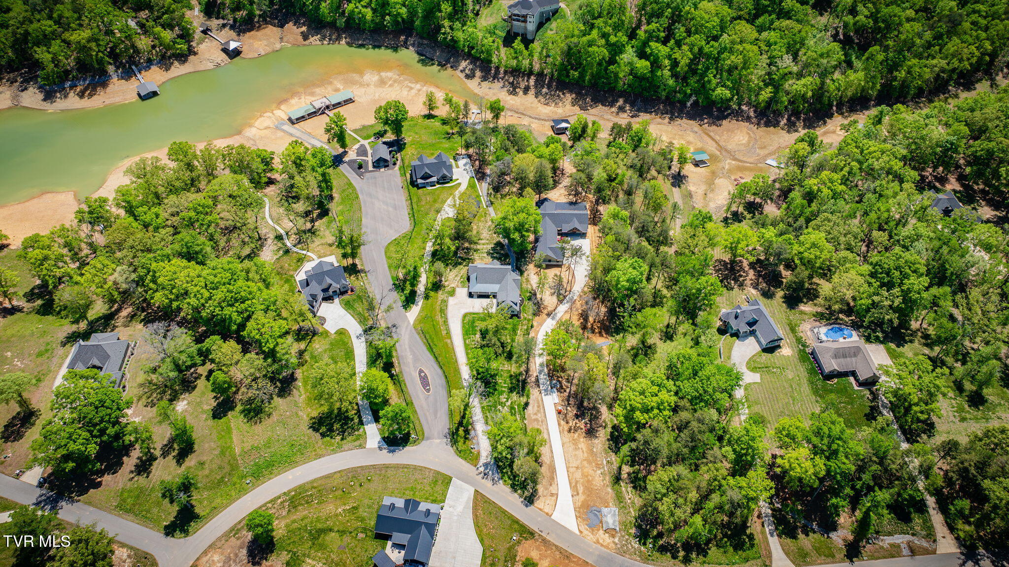 Dandridge, Tennessee, 37725, United States, 3 Bedrooms Bedrooms, ,4 BathroomsBathrooms,Residential,For Sale,2040308