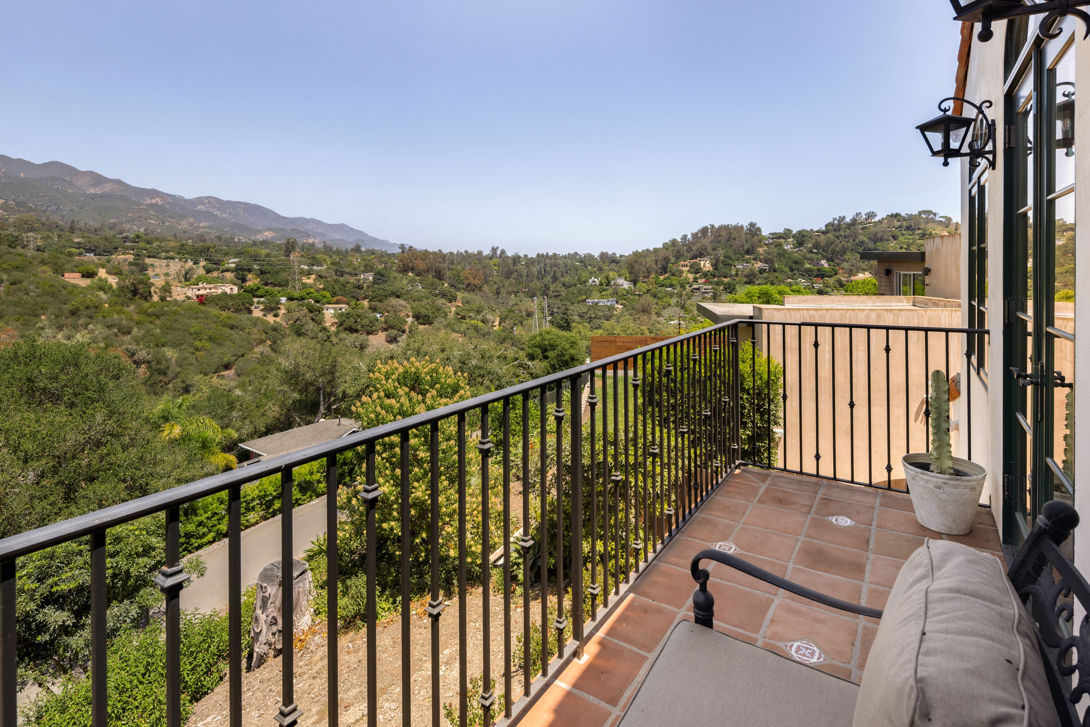  Classic Santa Barbara Home - 物件實景