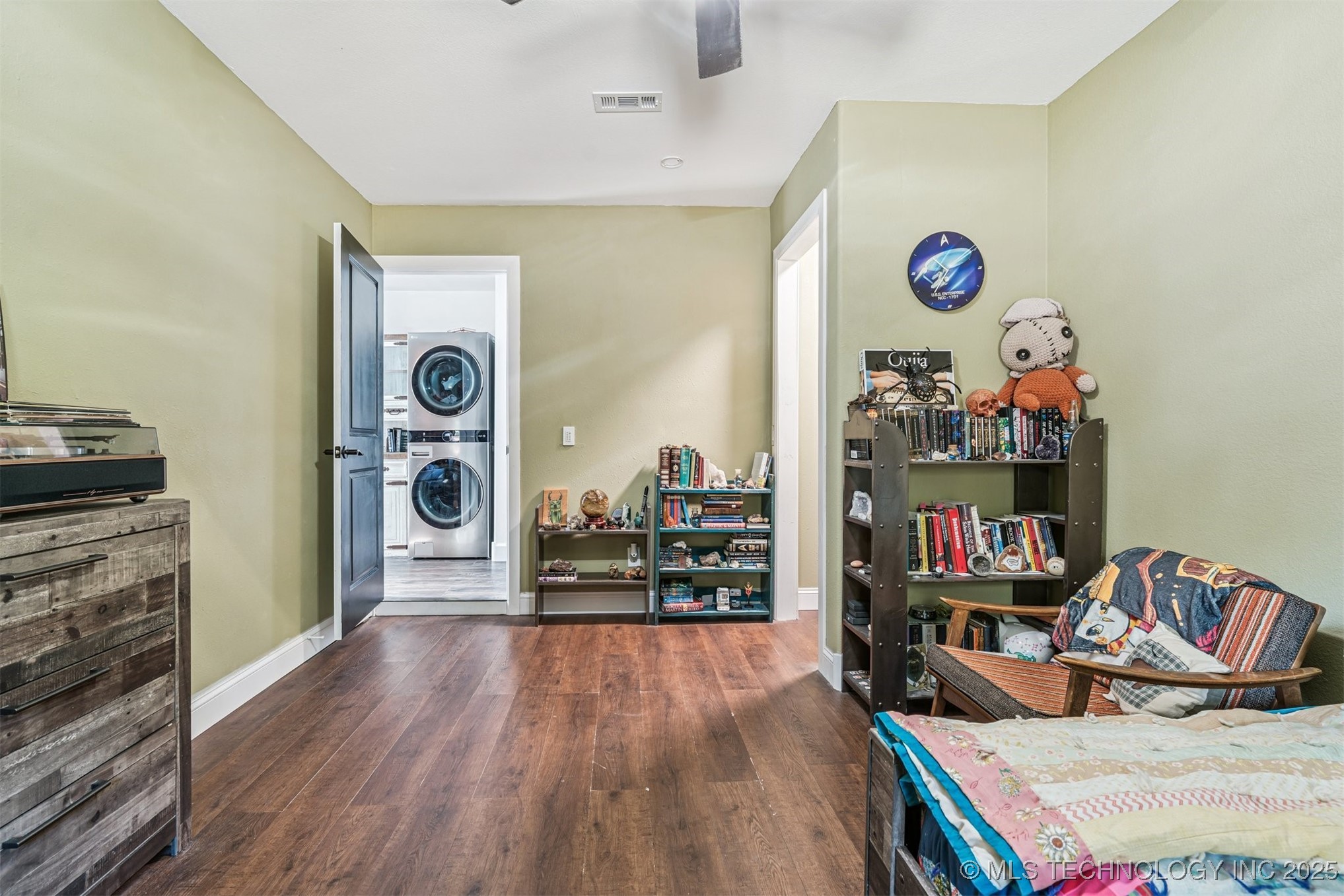 Stigler, Oklahoma, 74462, United States, 5 Bedrooms Bedrooms, ,3 BathroomsBathrooms,Residential,For Sale,2001664