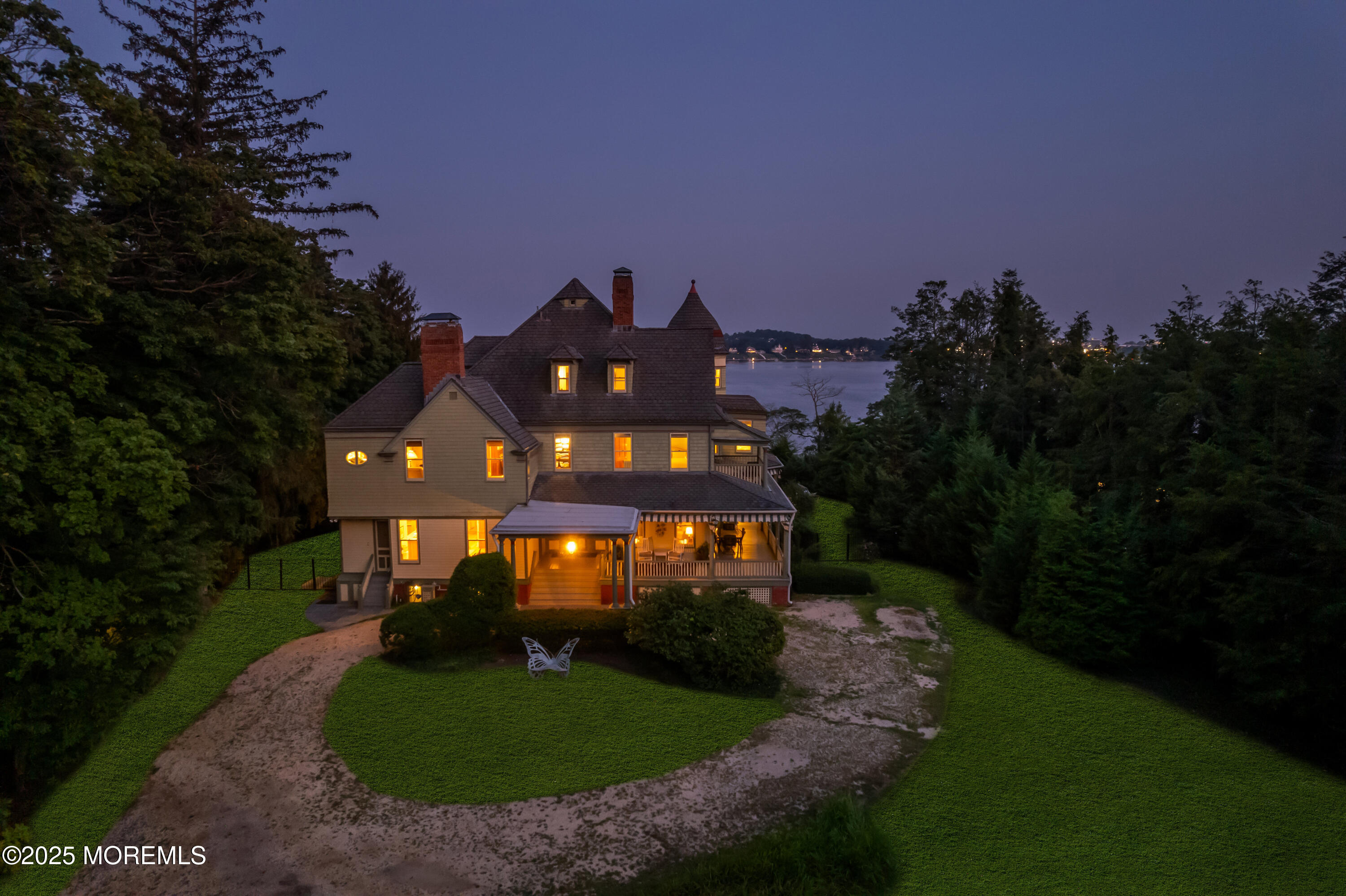 Red Bank, New Jersey, 07701, United States, 9 Bedrooms Bedrooms, ,6 BathroomsBathrooms,Residential,For Sale,1934404
