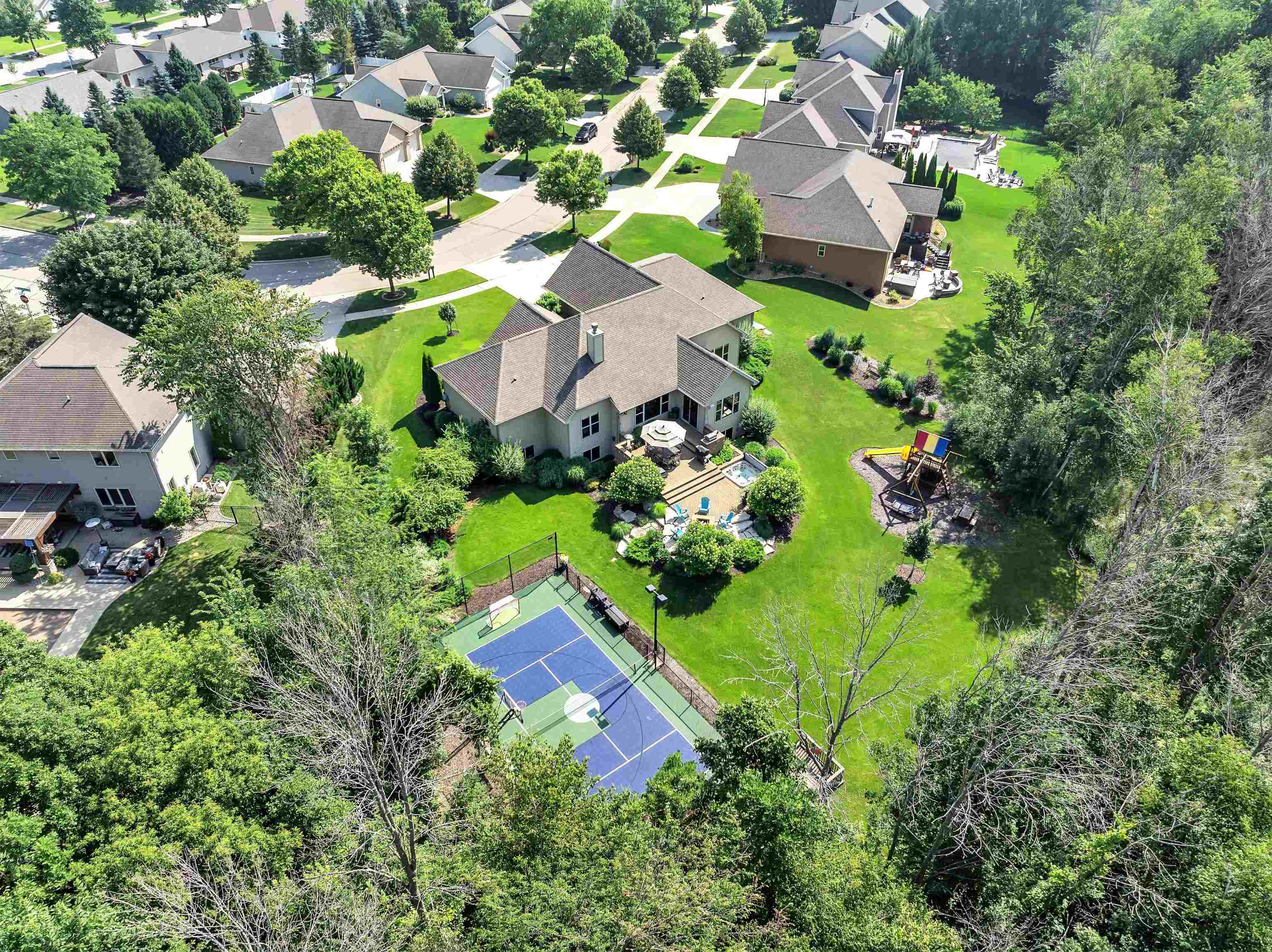 GREEN BAY, Wisconsin, 54313, United States, 5 Bedrooms Bedrooms, ,4 BathroomsBathrooms,Residential,For Sale,1911640