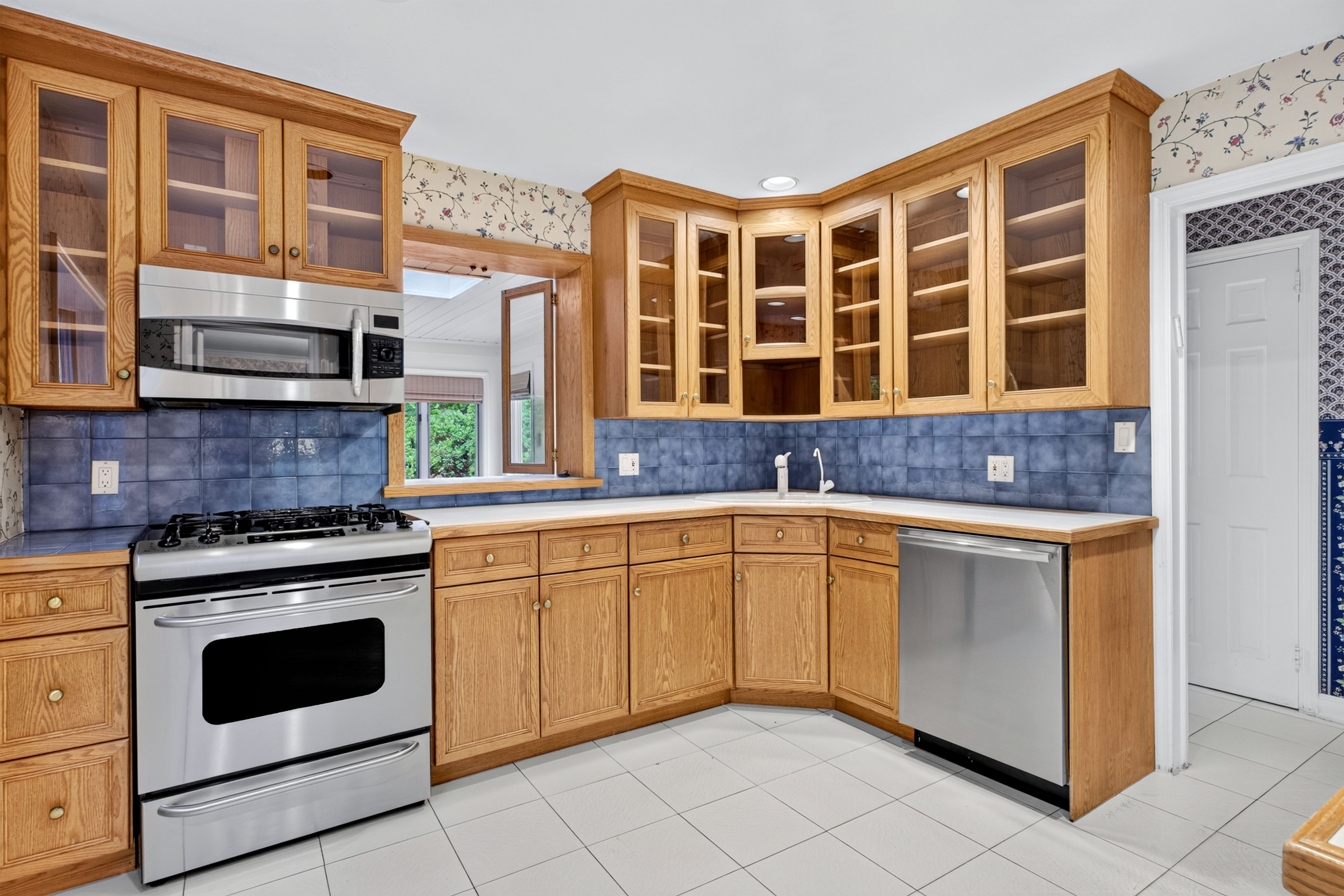  10 Ridge Drive, Port Washington, NY 11050 - 物件實景