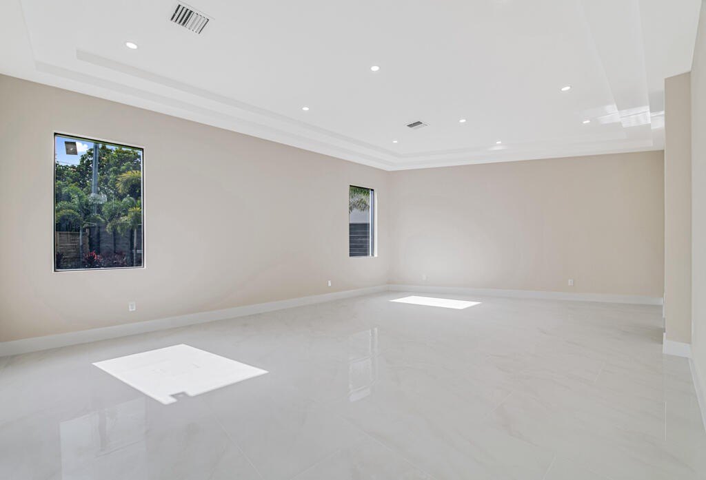 Palm Springs, Florida, 33461, United States, 4 Bedrooms Bedrooms, ,5 BathroomsBathrooms,Residential,For Sale,1835597