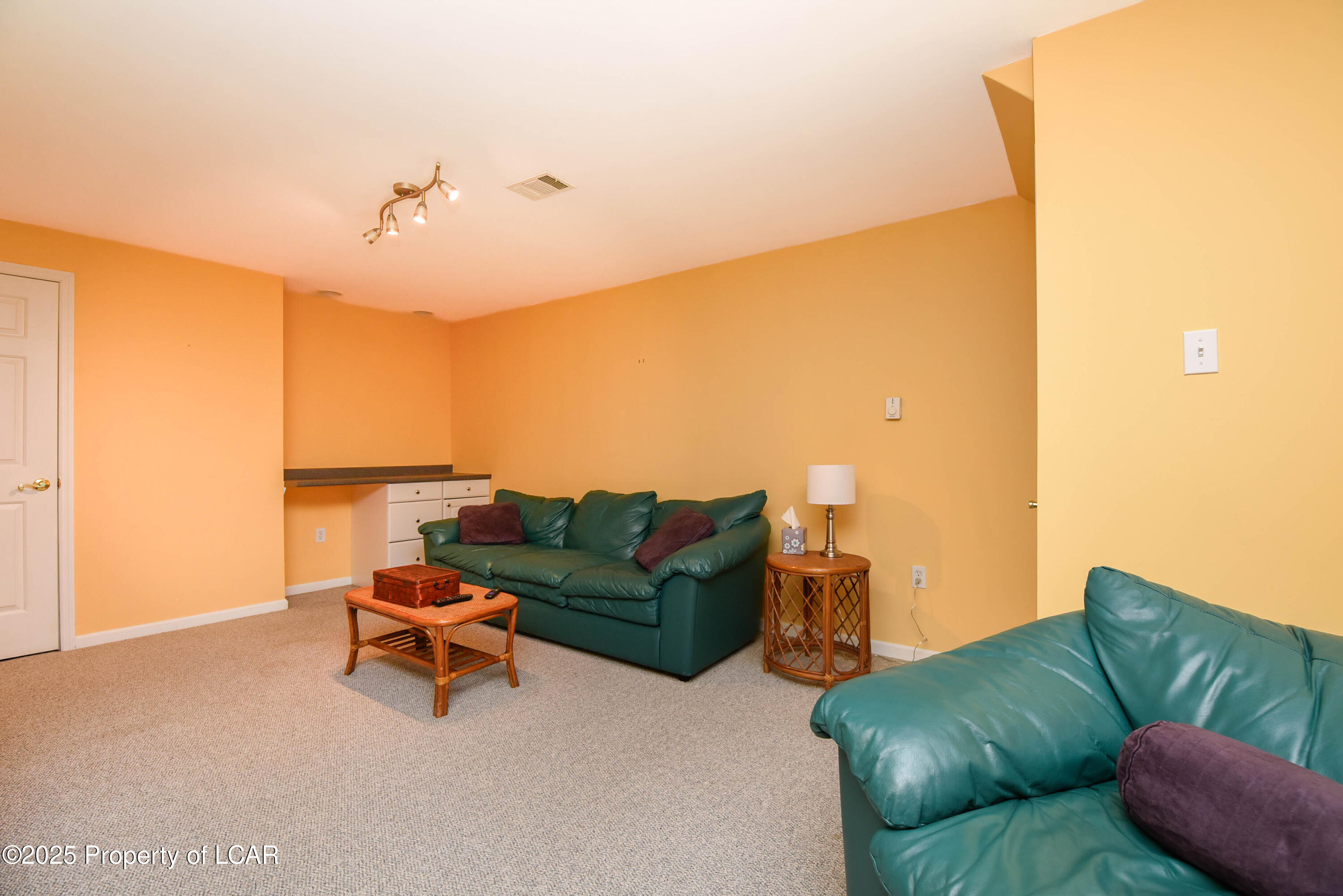 Dallas, Pennsylvania, 18612, United States, 4 Bedrooms Bedrooms, ,3 BathroomsBathrooms,Residential,For Sale,2005553