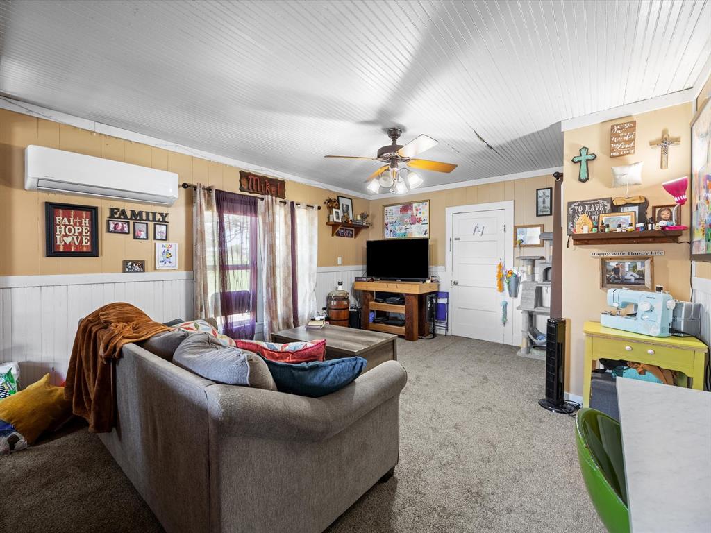 Ennis, Texas, 75119, United States, 3 Bedrooms Bedrooms, ,2 BathroomsBathrooms,Residential,For Sale,1942669