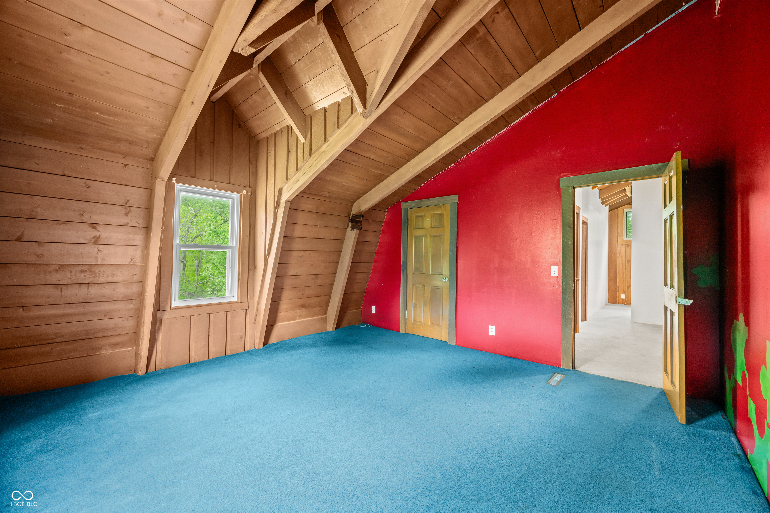 Trafalgar, Indiana, 46181, United States, 3 Bedrooms Bedrooms, ,4 BathroomsBathrooms,Residential,For Sale,1928736