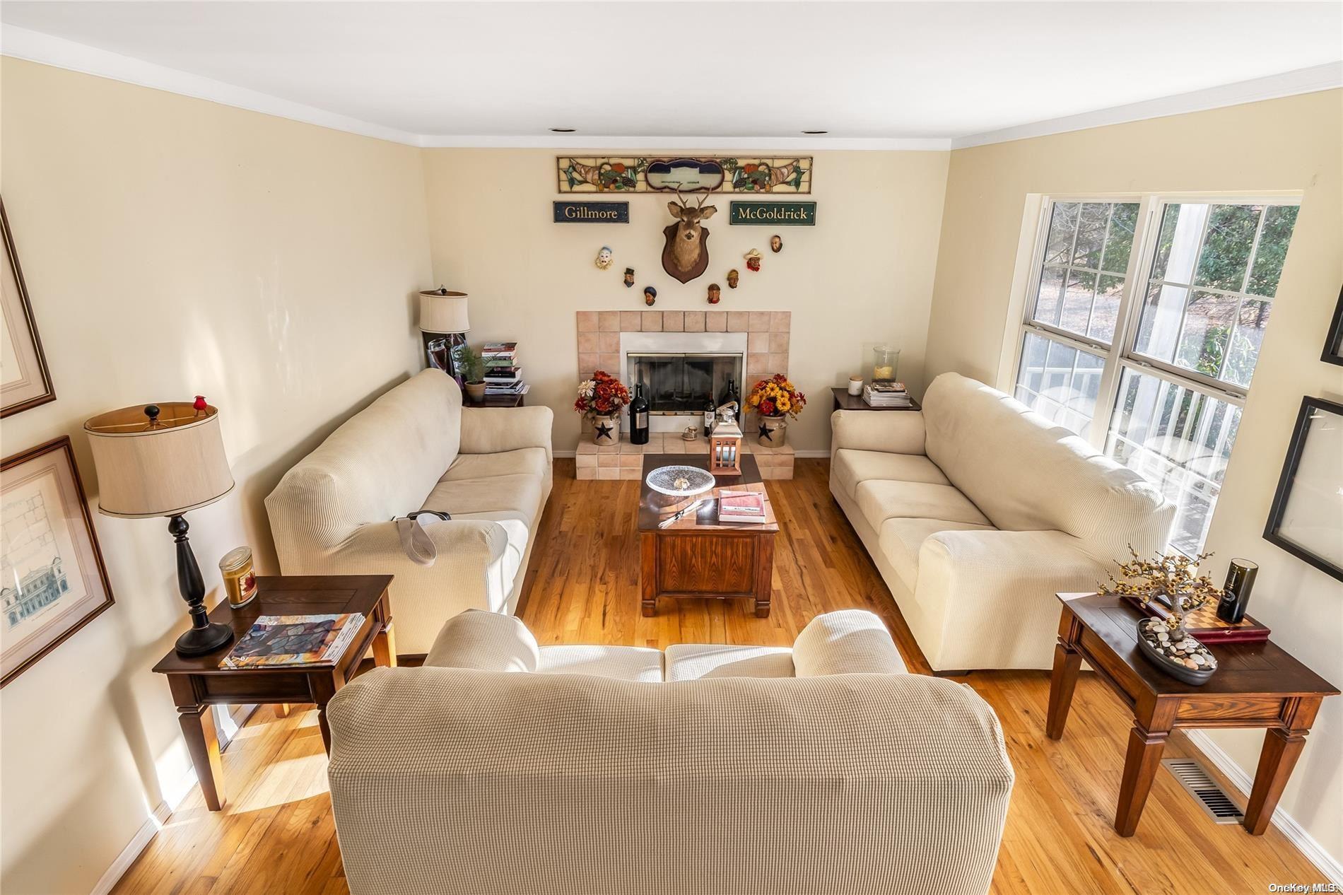Laurel, New York, 11948, United States, 4 Bedrooms Bedrooms, ,3 BathroomsBathrooms,Residential,For Sale,1930238
