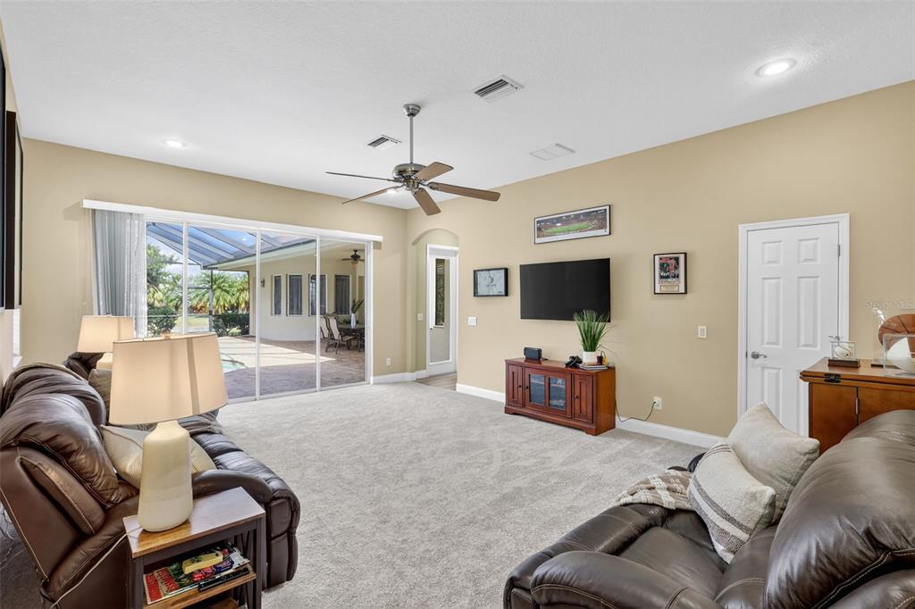 Bradenton, Florida, 34212, United States, 4 Bedrooms Bedrooms, ,3 BathroomsBathrooms,Residential,For Sale,1991075