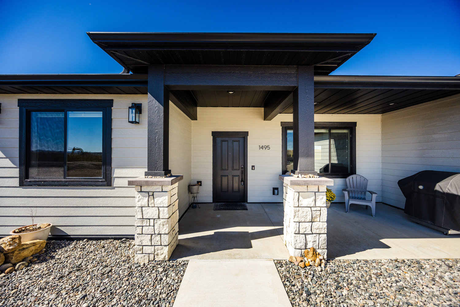 Sheridan, Wyoming, 82801, United States, 3 Bedrooms Bedrooms, ,2 BathroomsBathrooms,Residential,For Sale,1983795