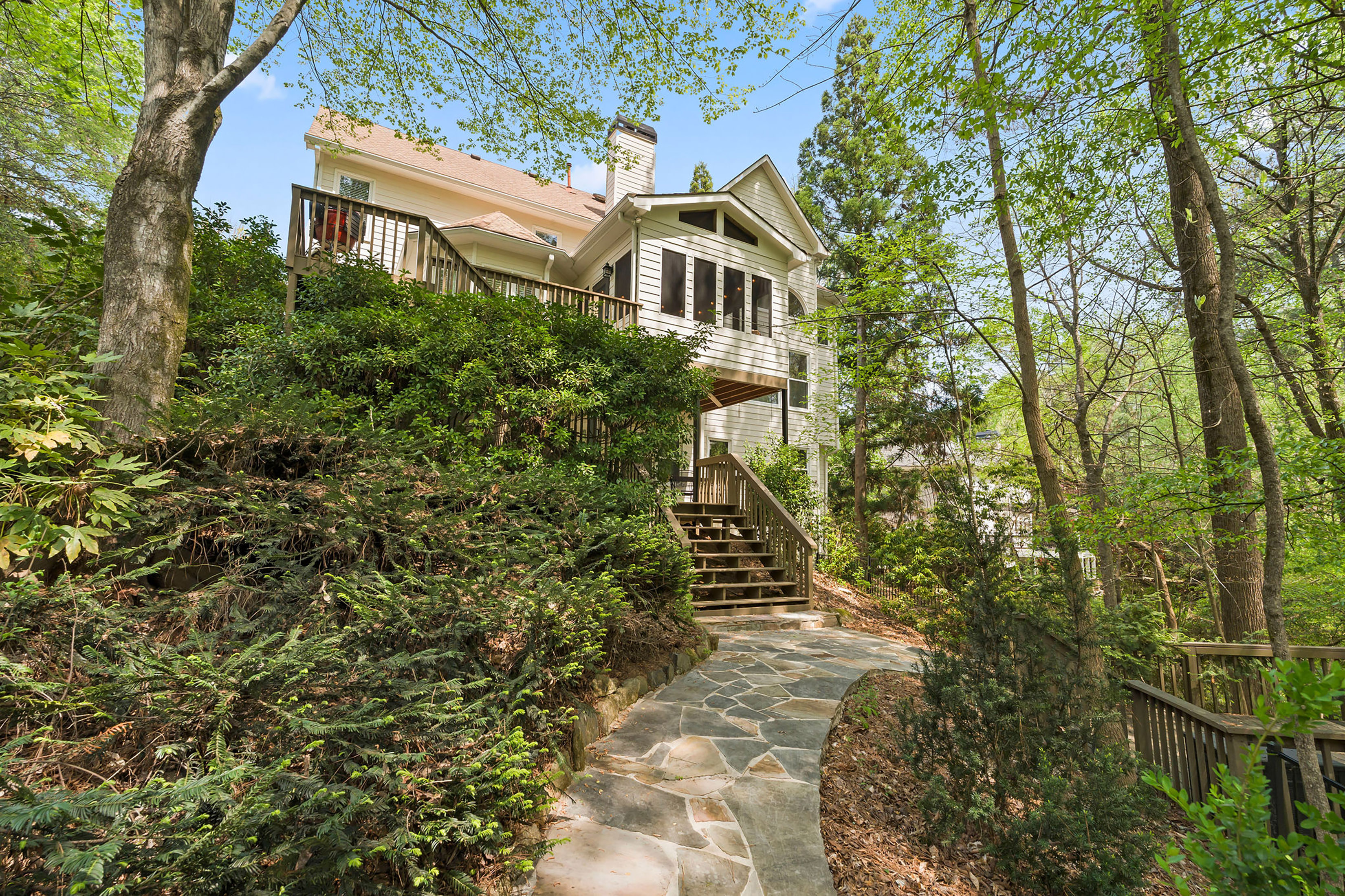  Roswell Home Blends Charm, Privacy and Location - 物件實景