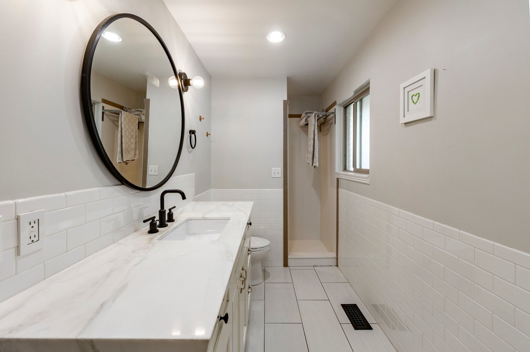  Modernized Millcreek Rambler with Open Living & Private Backyard - 物件實景
