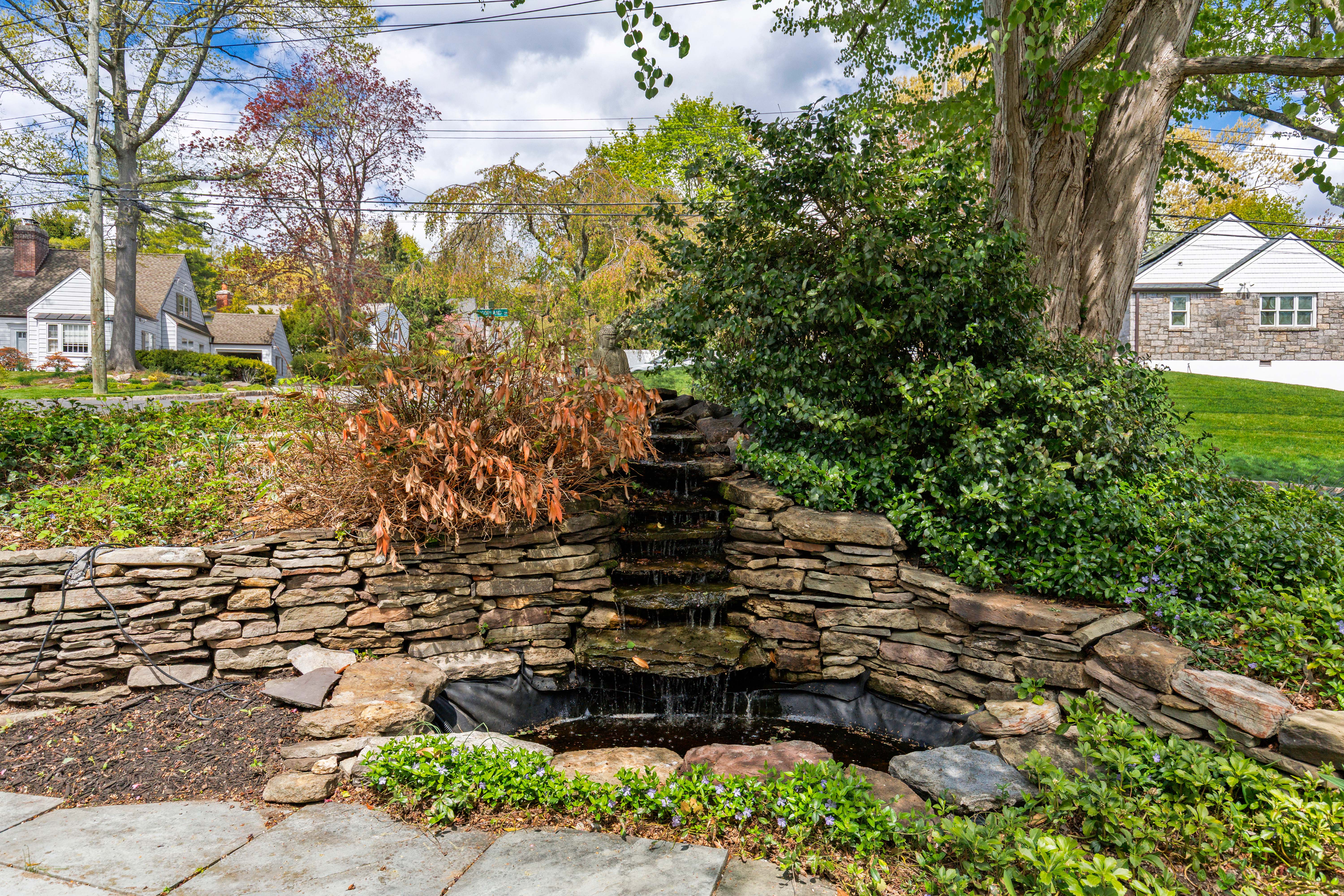  Delightful, Move-In Ready Colonial - 物件實景