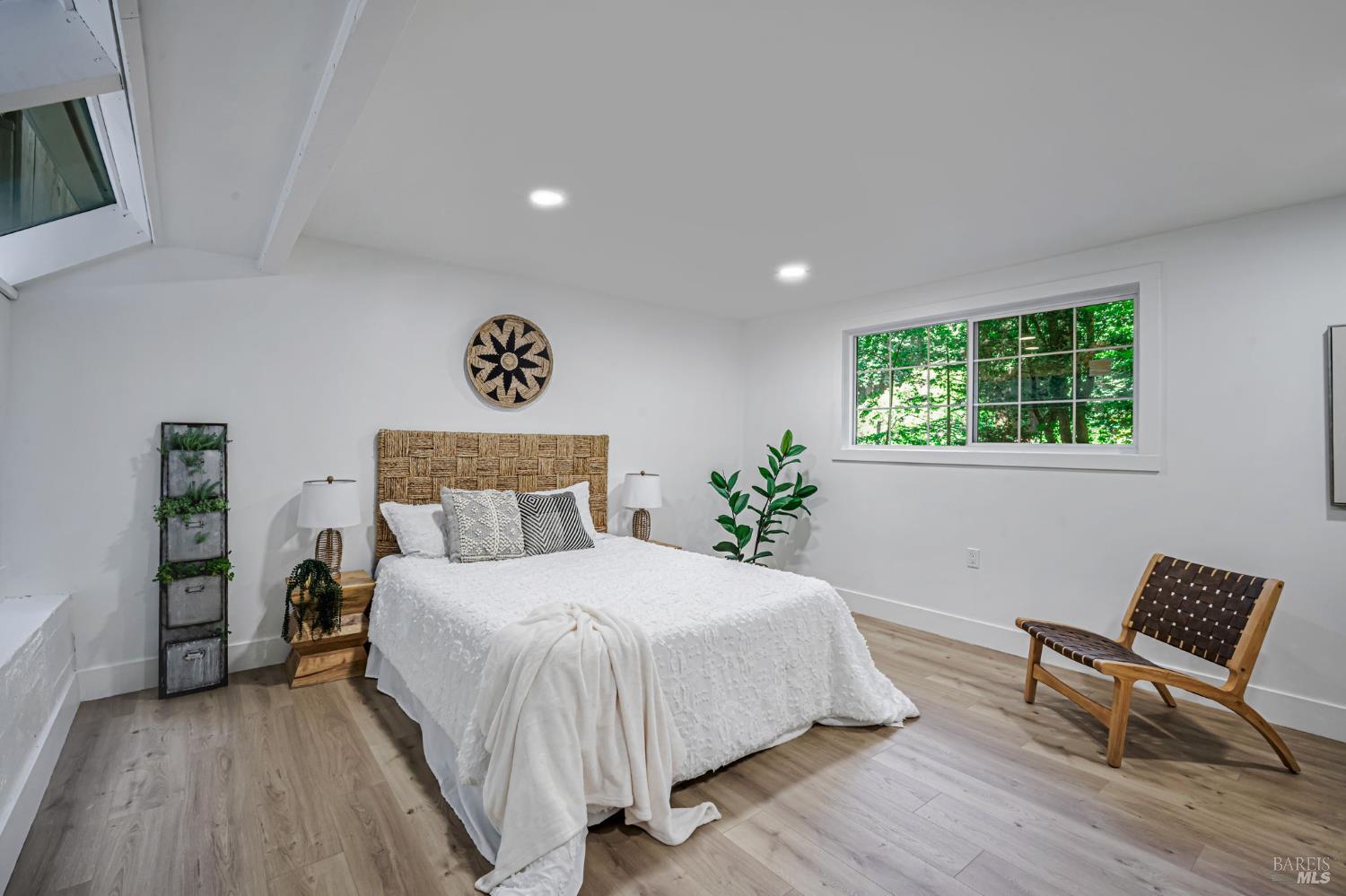 Cazadero, California, 95421, United States, 2 Bedrooms Bedrooms, ,2 BathroomsBathrooms,Residential,For Sale,1857736