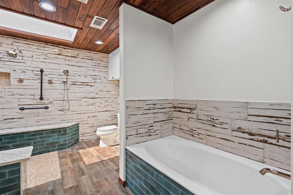 Cleburne, Texas, 76031, United States, 4 Bedrooms Bedrooms, ,3 BathroomsBathrooms,Residential,For Sale,1918510