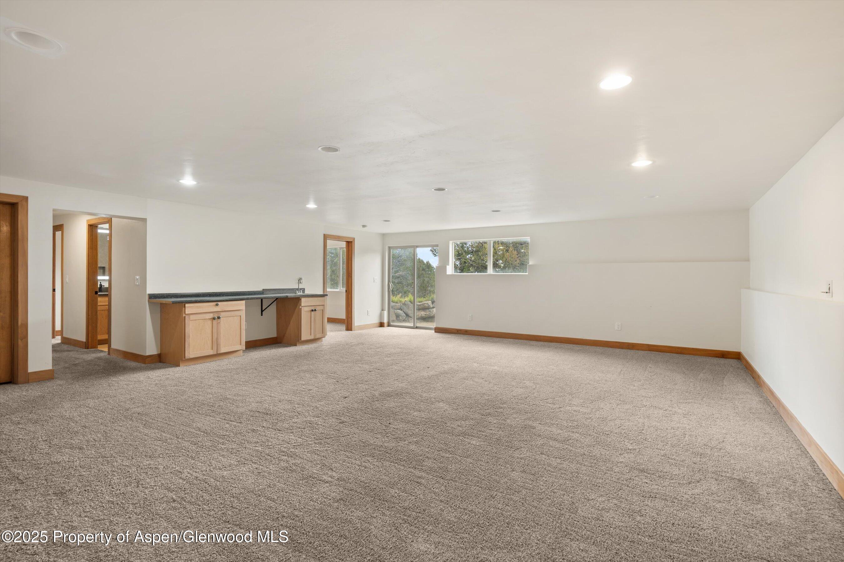 Glenwood Springs, Colorado, 81601, United States, 4 Bedrooms Bedrooms, ,3 BathroomsBathrooms,Residential,For Sale,2000714