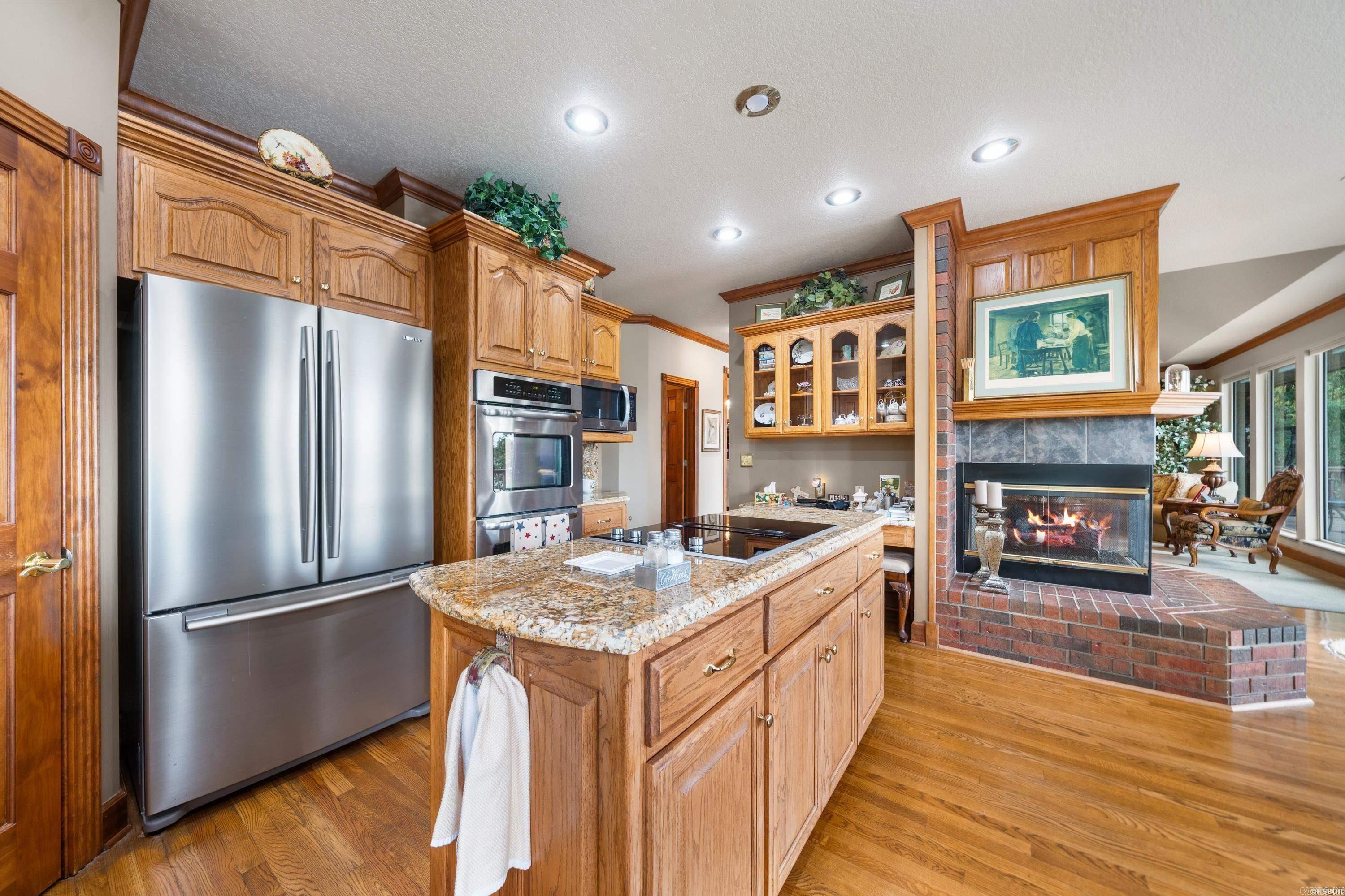 Hot Springs, Arkansas, 71913, United States, 4 Bedrooms Bedrooms, ,3 BathroomsBathrooms,Residential,For Sale,1983883