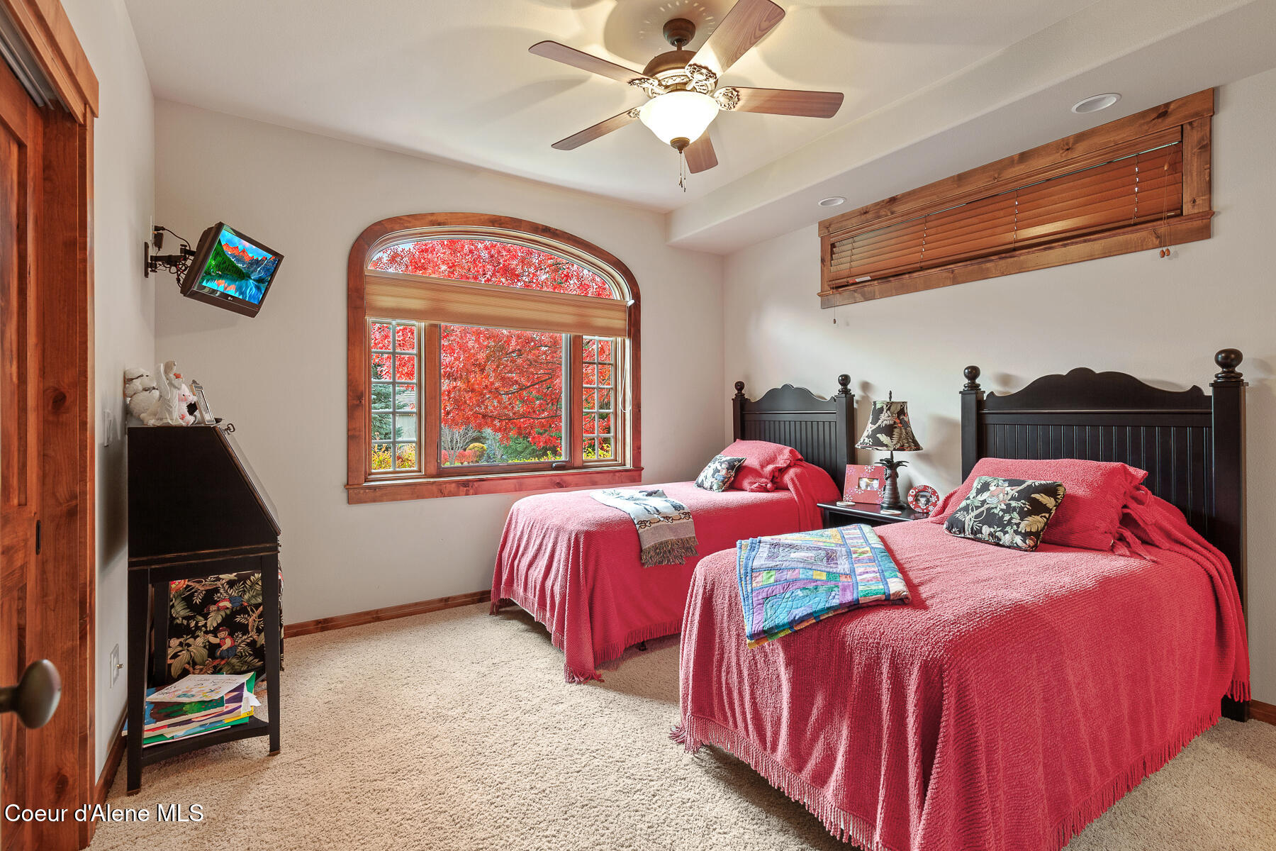 Hayden, Idaho, 83835, United States, 5 Bedrooms Bedrooms, ,4 BathroomsBathrooms,Residential,For Sale,1989952