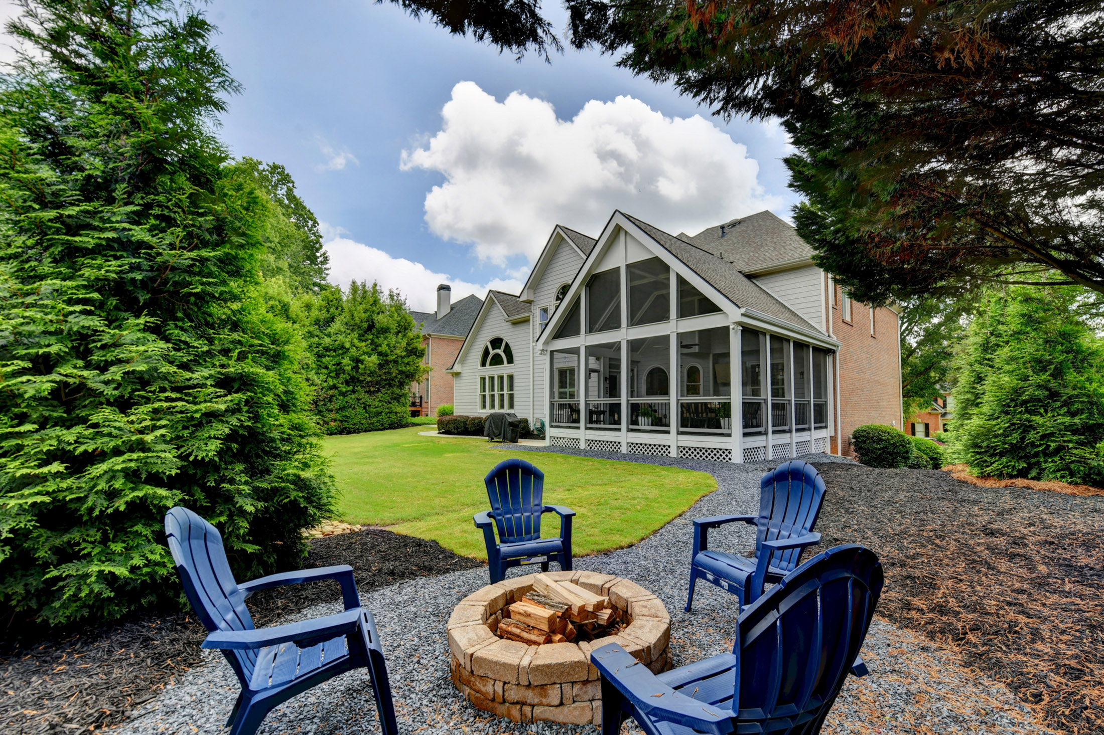  Stunning, Fully Renovated Glen Abbey Home Nestled in the Heart of Alpharetta - 物件實景