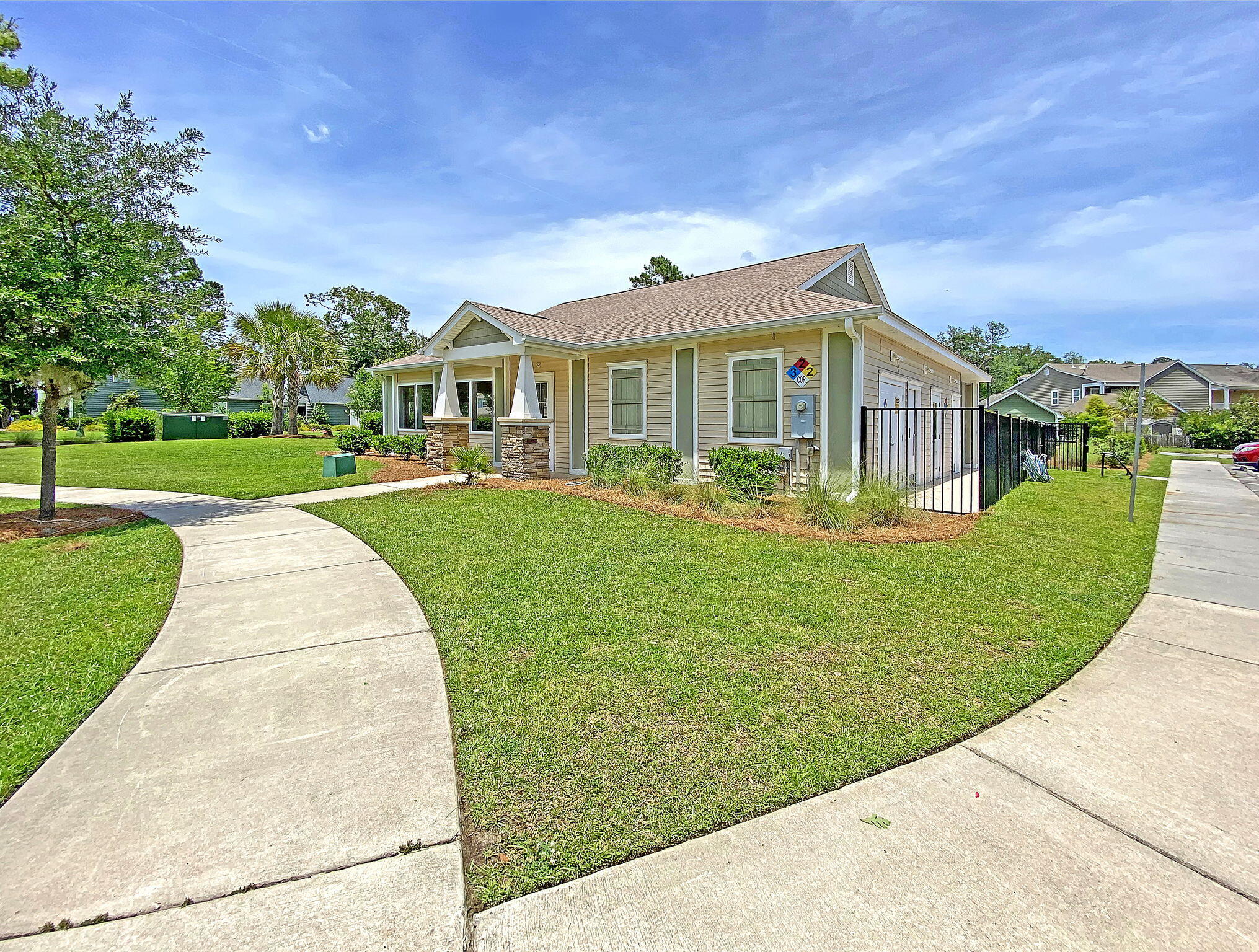 Charleston, South Carolina, 29414, United States, 4 Bedrooms Bedrooms, ,3 BathroomsBathrooms,Residential,For Sale,1979089
