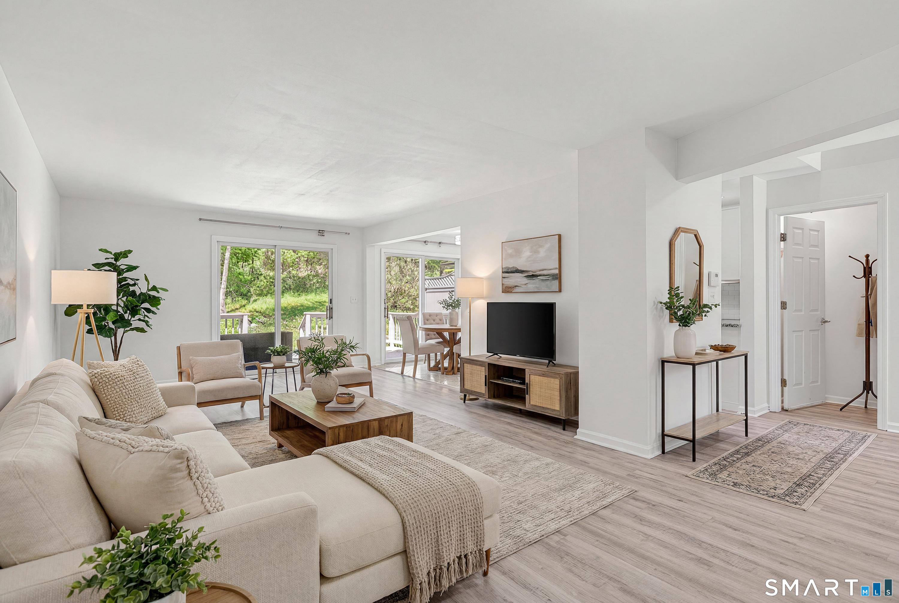 Greenwich, Connecticut, 06807, United States, 2 Bedrooms Bedrooms, ,4 BathroomsBathrooms,Residential,For Sale,2048631